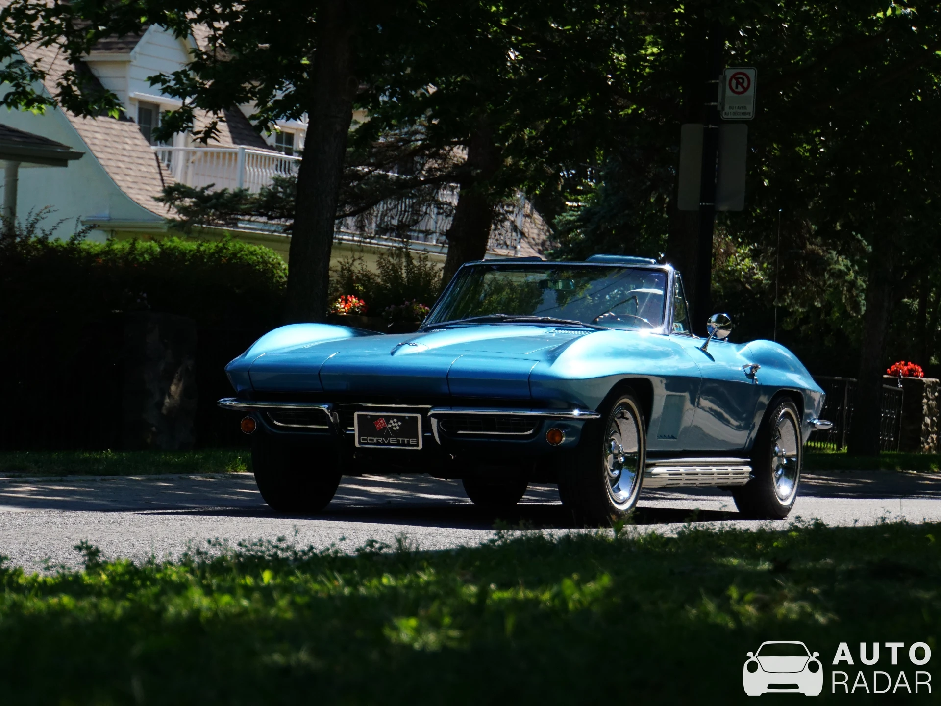 Chevrolet Corvette C2 Stingray Convertible spotted in Chambly