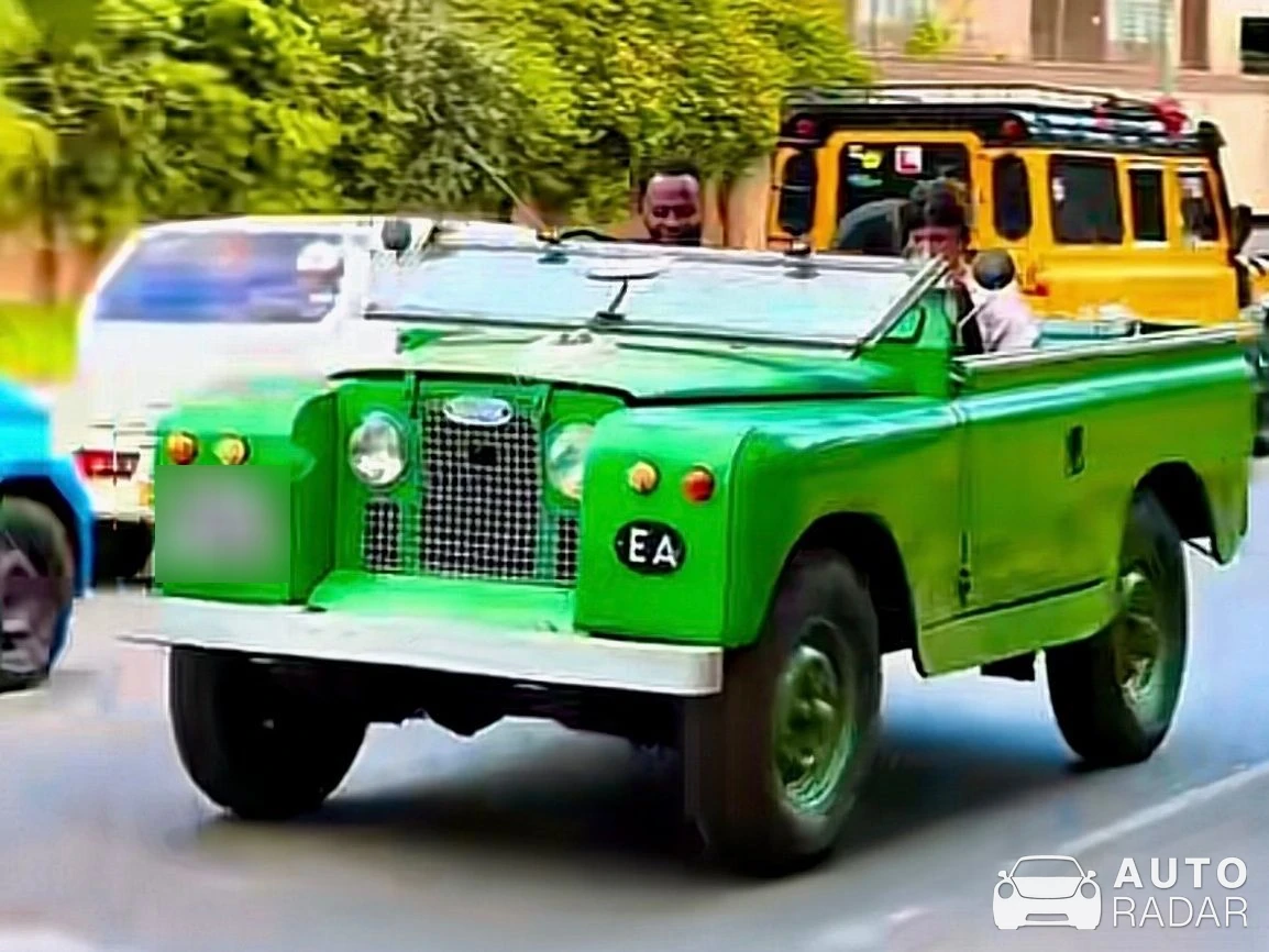 Land Rover Series IIA spotted in Nairobi