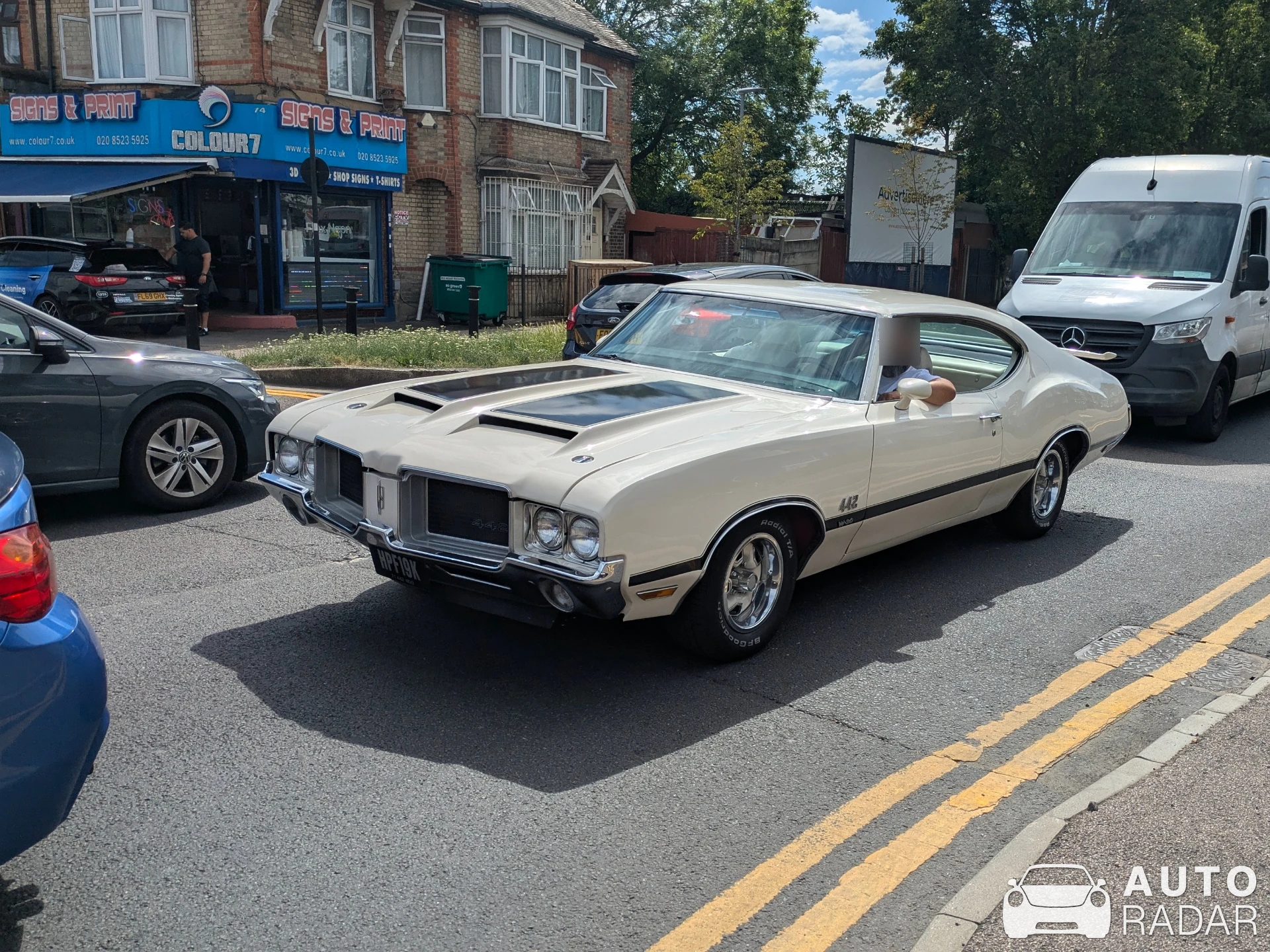 Oldsmobile 442 spotted in London