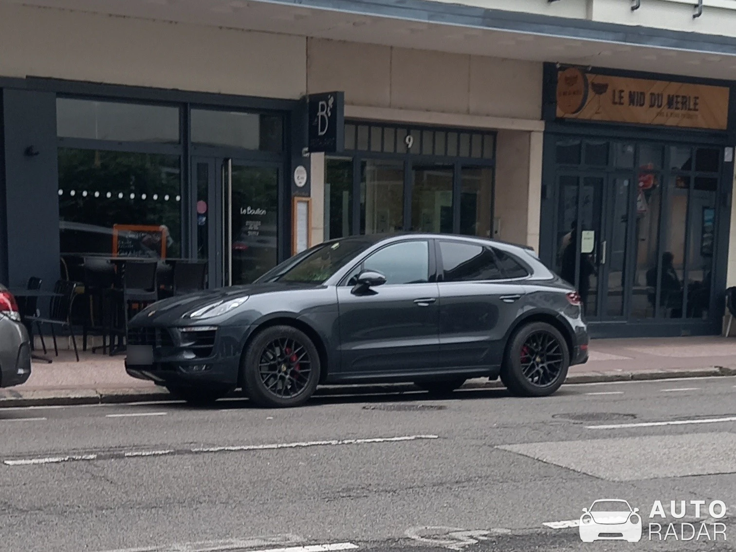 Porsche Macan Turbo spotted in Annecy