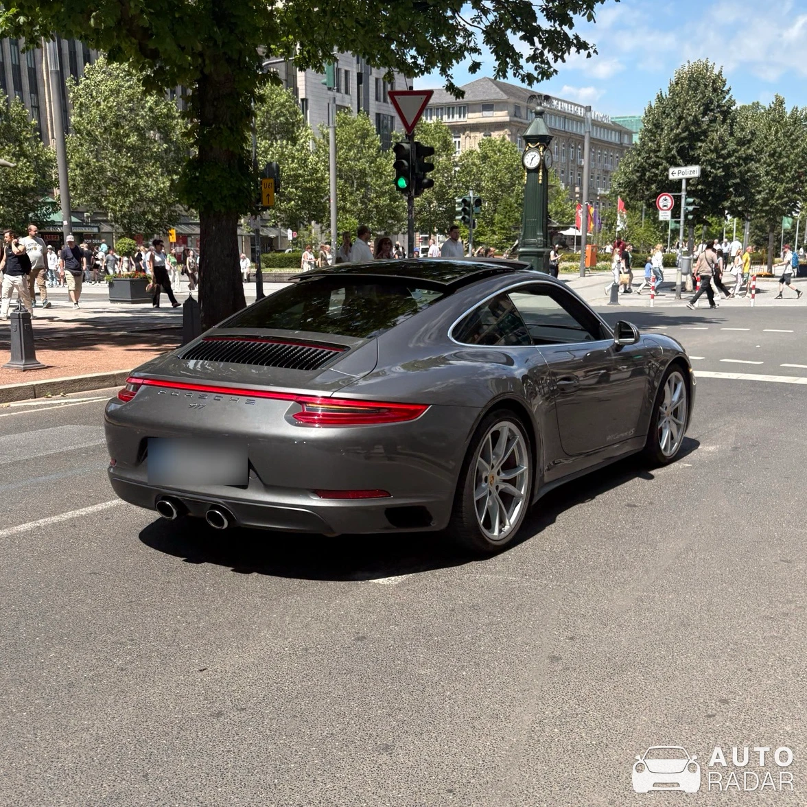 Porsche 991 Carrera 4S MkII spotted in Düsseldorf
