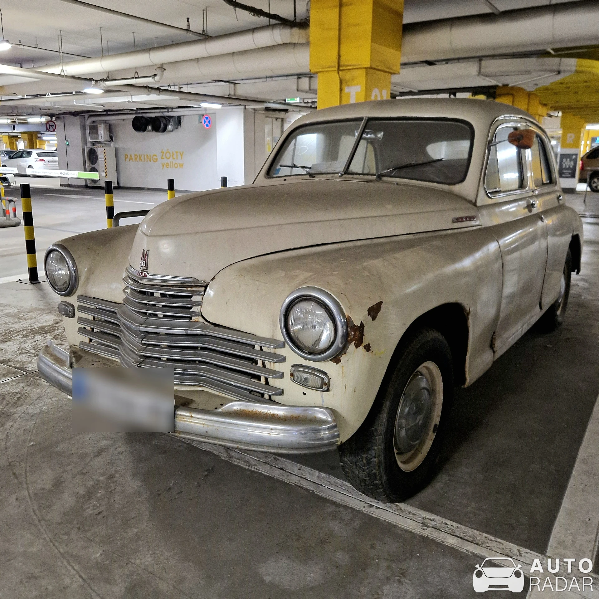 GAZ M20 Pobeda spotted in Kraków, Poland