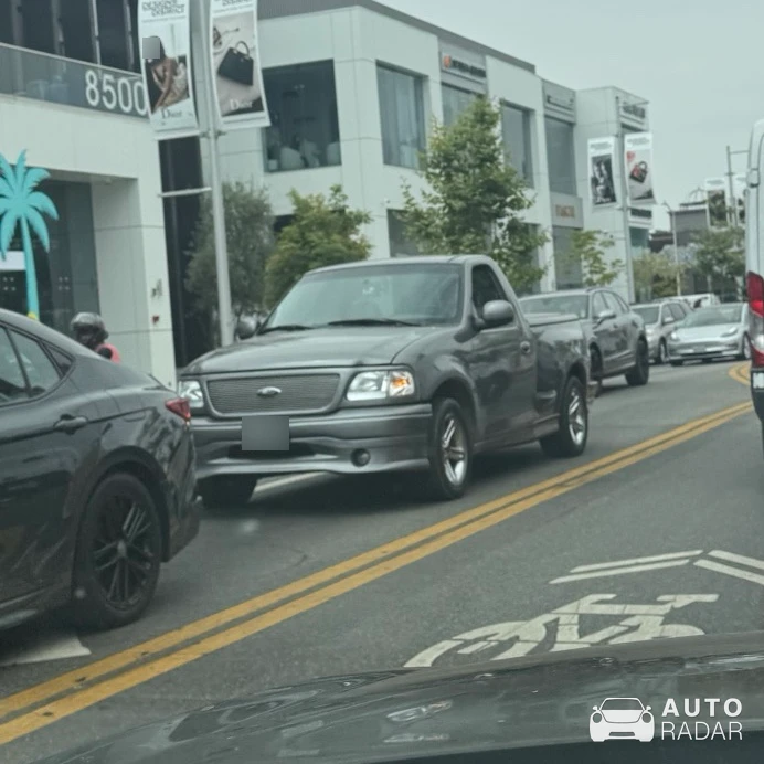 Ford F-150 SVT Lightning spotted in West Hollywood