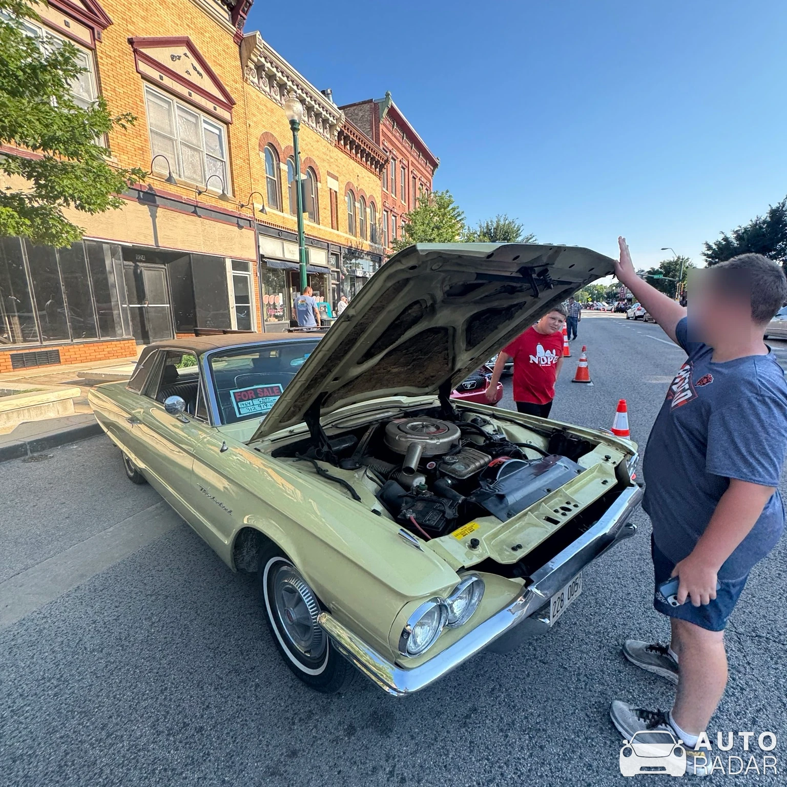 Ford Thunderbird spotted in Lockport