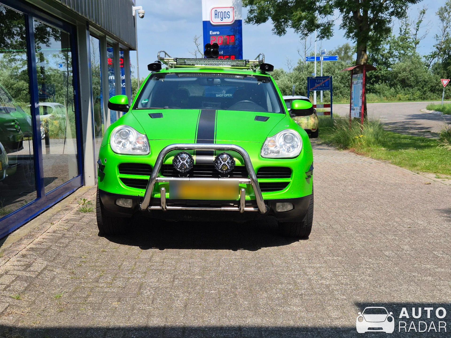 Porsche Cayenne spotted in Lemmer