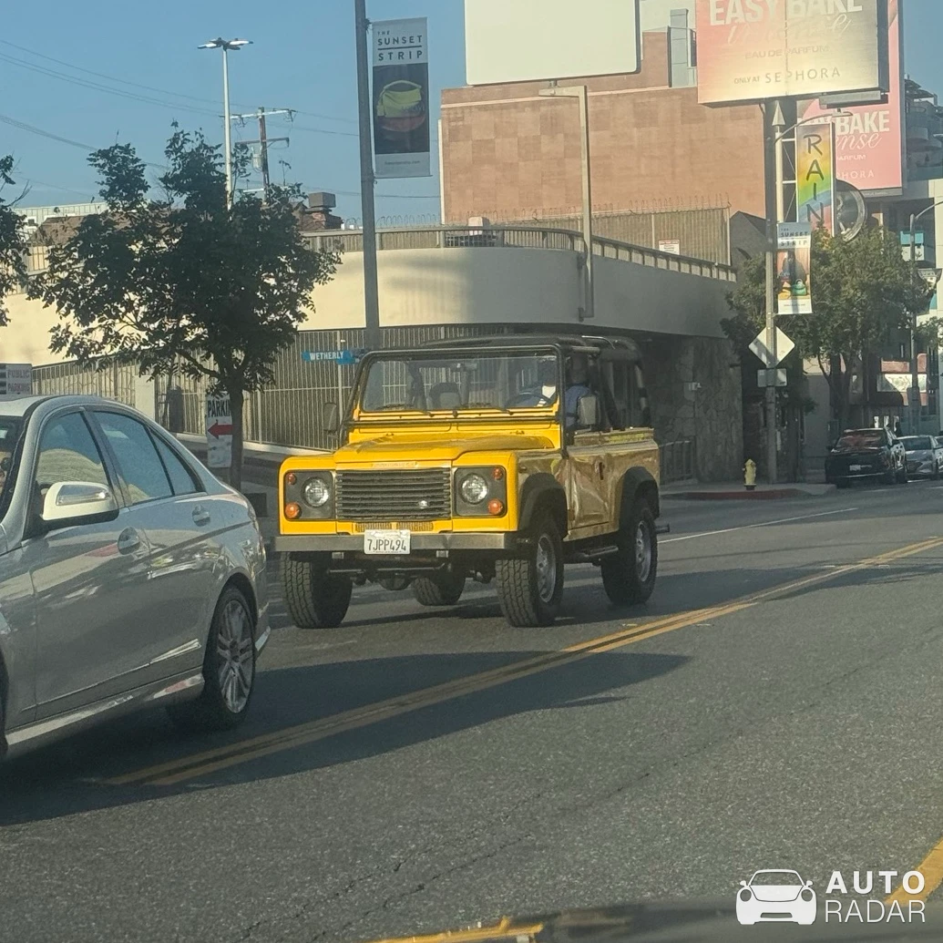 Land Rover Defender 90 spotted in West Hollywood