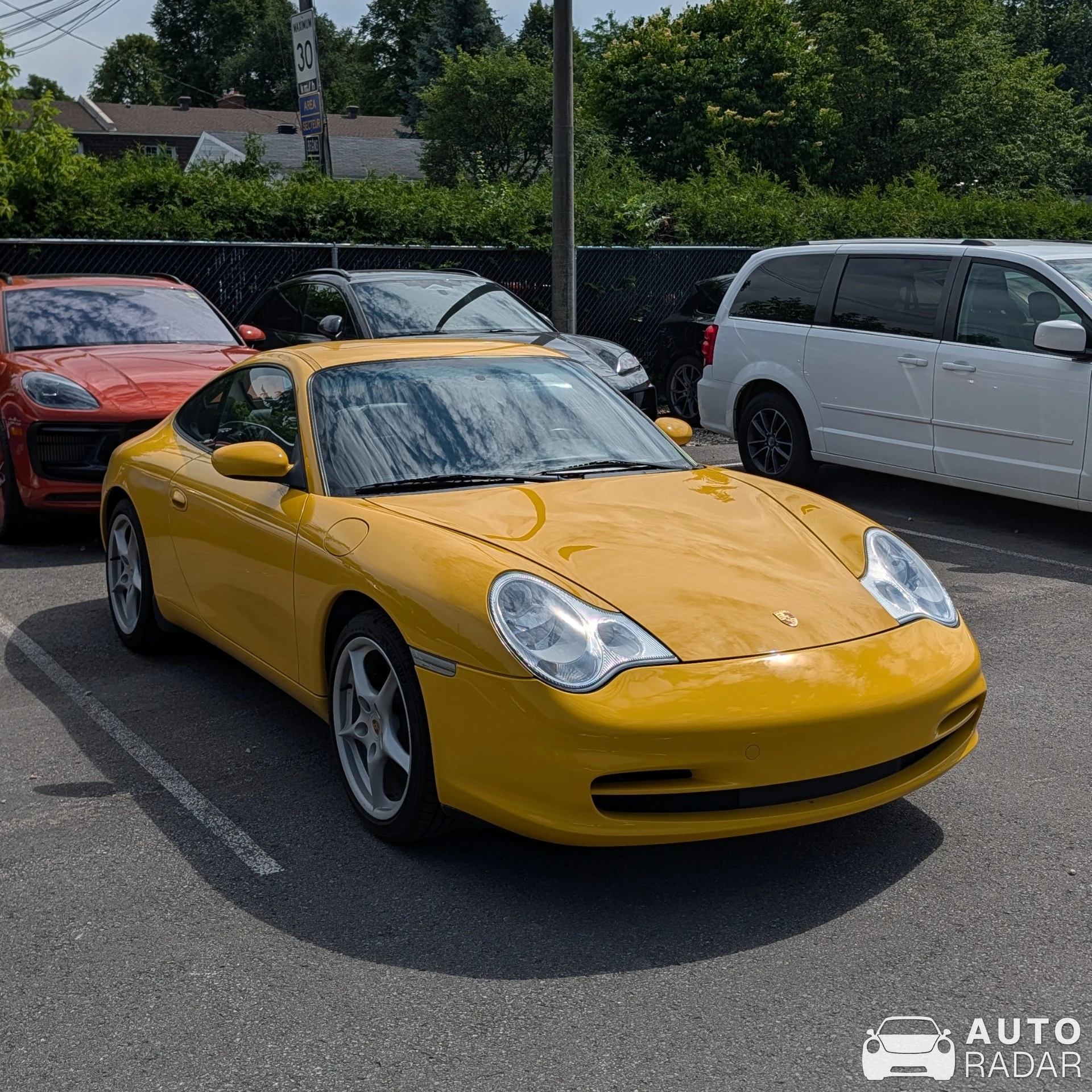 Porsche 996 Carrera spotted in Ottawa