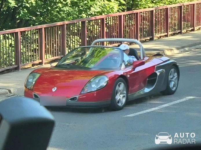 Renault Sport Spider spotted in Cheb