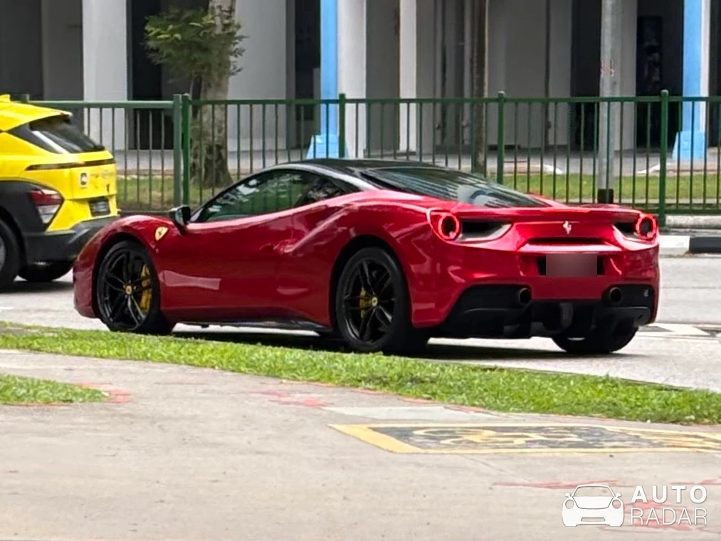 Ferrari 488 GTB spotted in Singapore
