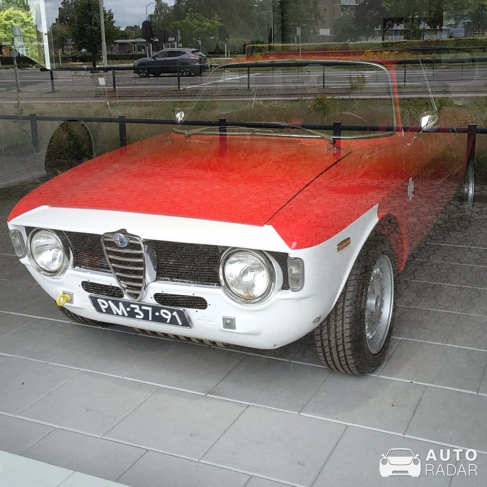 Alfa Romeo Giulia Sprint GTA spotted in Apeldoorn
