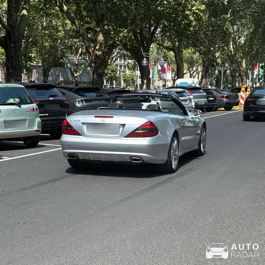 Mercedes-Benz SL 500 R230 spotted in Düsseldorf