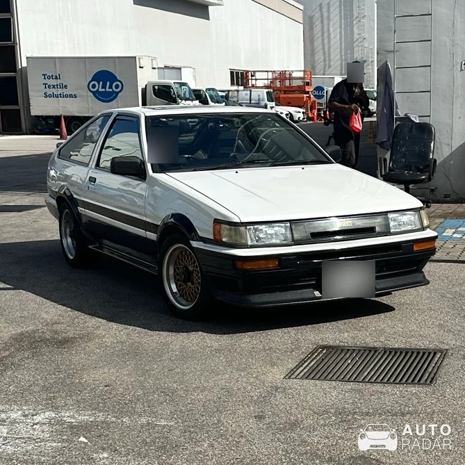 Toyota Corolla E80 spotted in Singapore