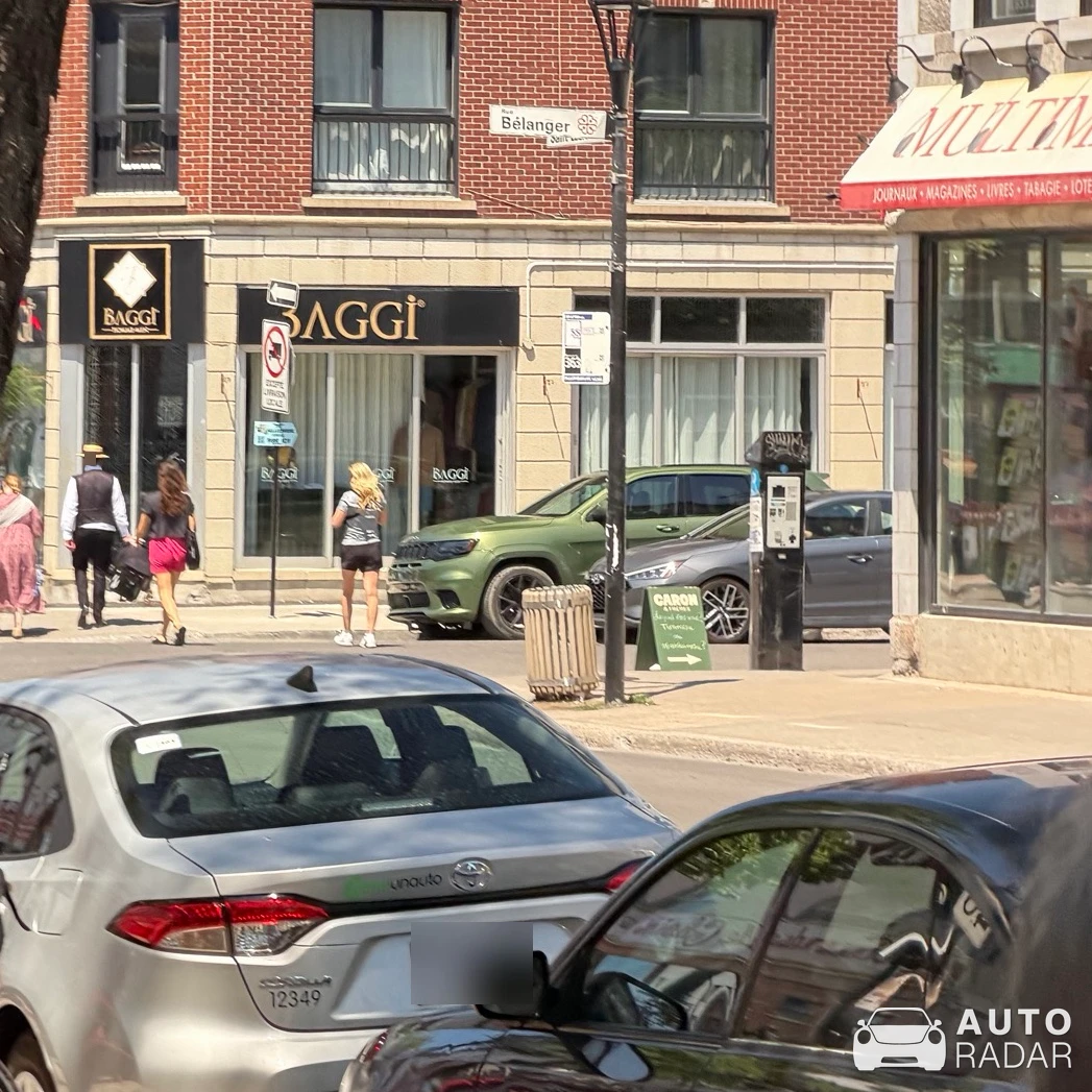 Jeep Grand Cherokee SRT Trackhawk spotted in Montréal