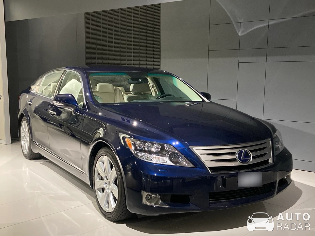 Lexus LS 430 spotted in Monaco