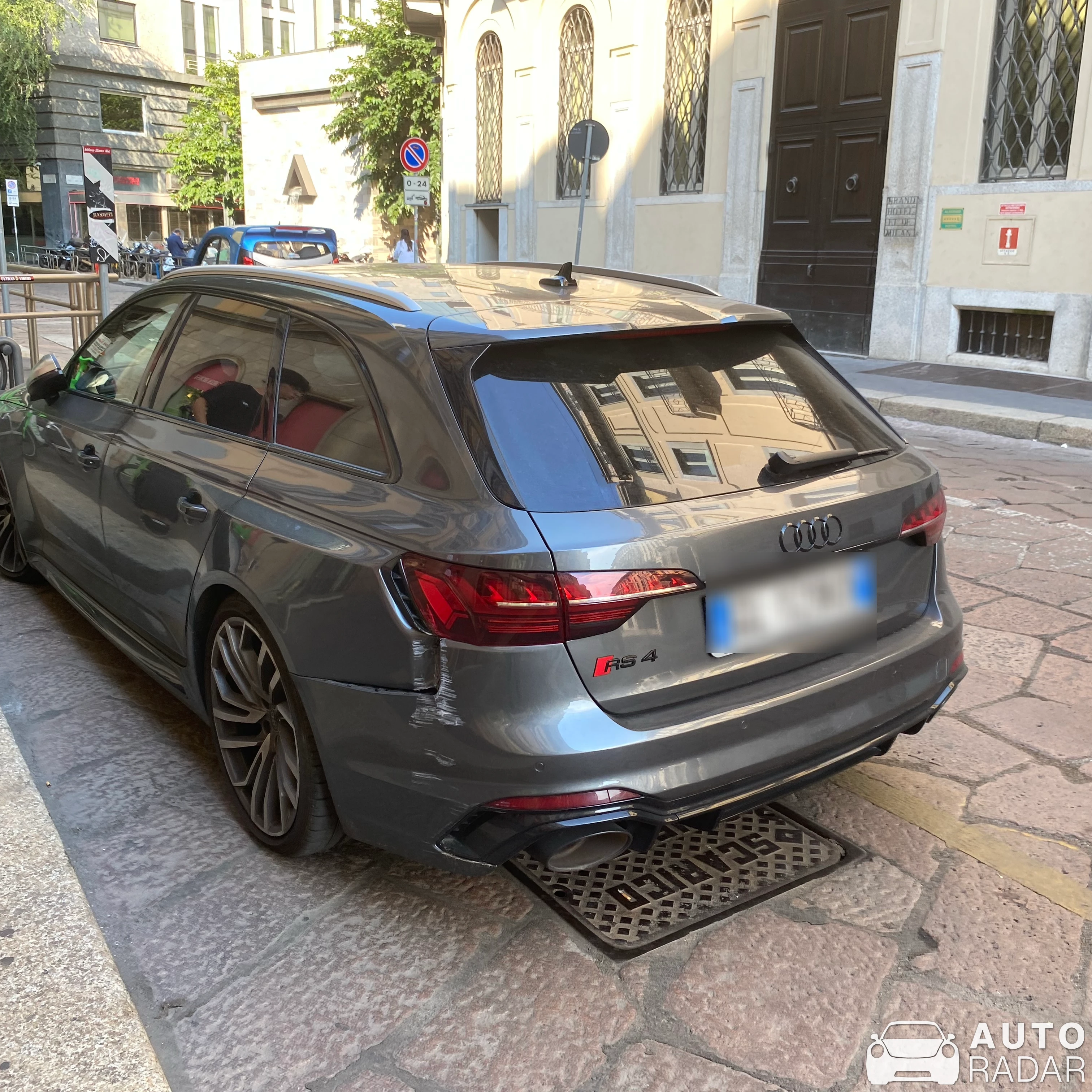 Audi RS4 Avant B9 spotted in Milano