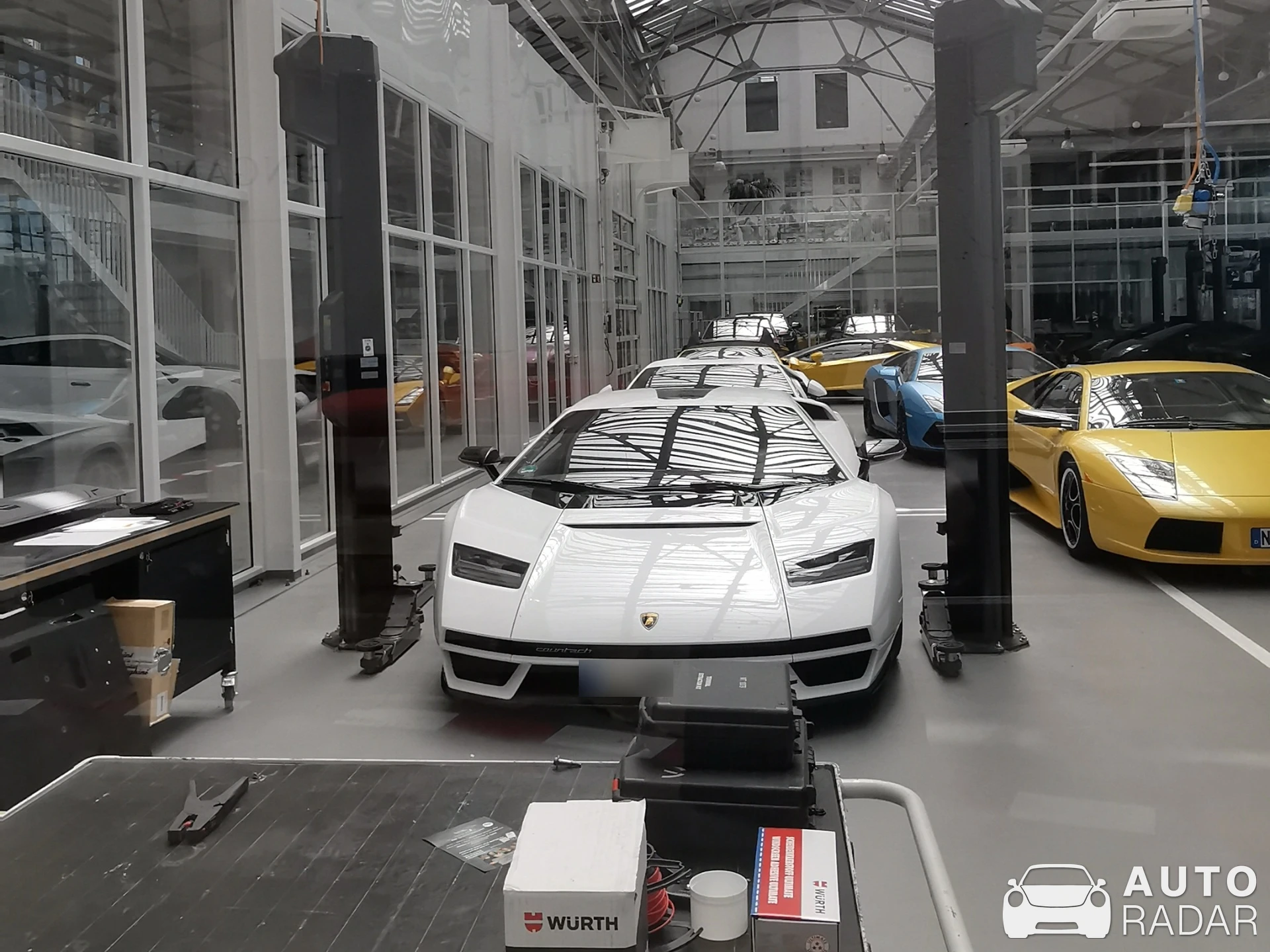 Lamborghini Countach LPI 800-4 spotted in Böblingen