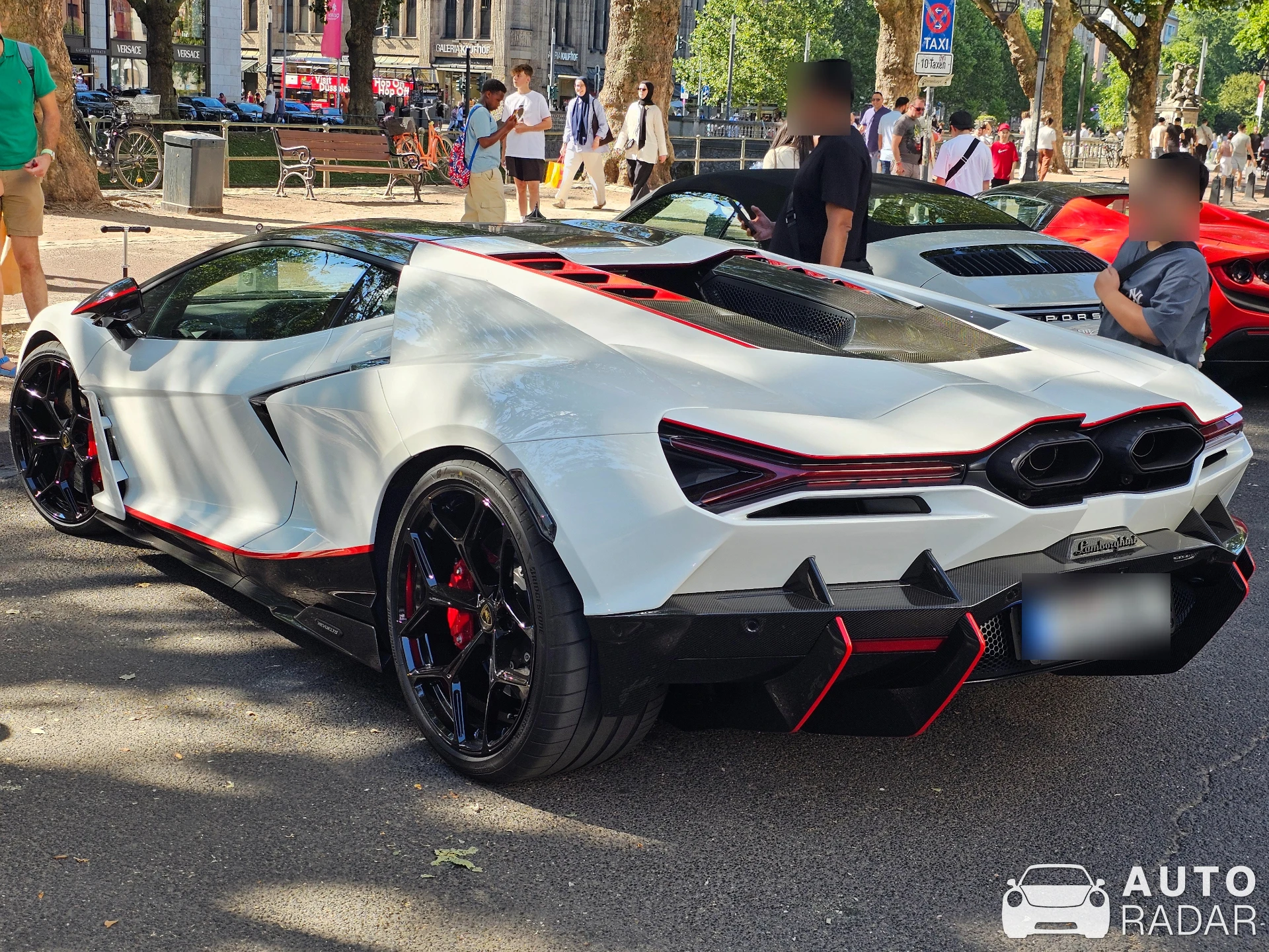 Lamborghini Revuelto spotted in Düsseldorf