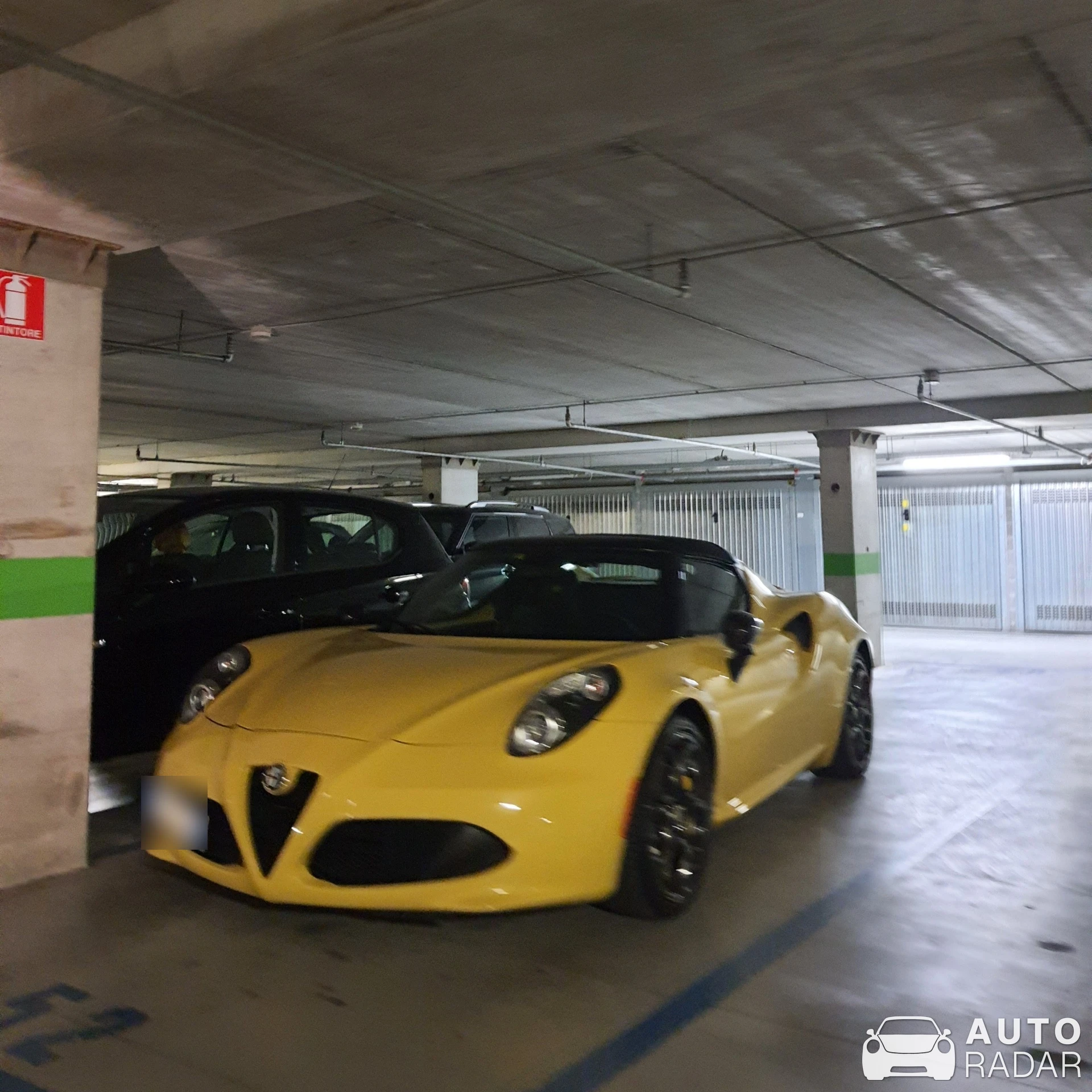Alfa Romeo 4C Spider spotted in Viareggio