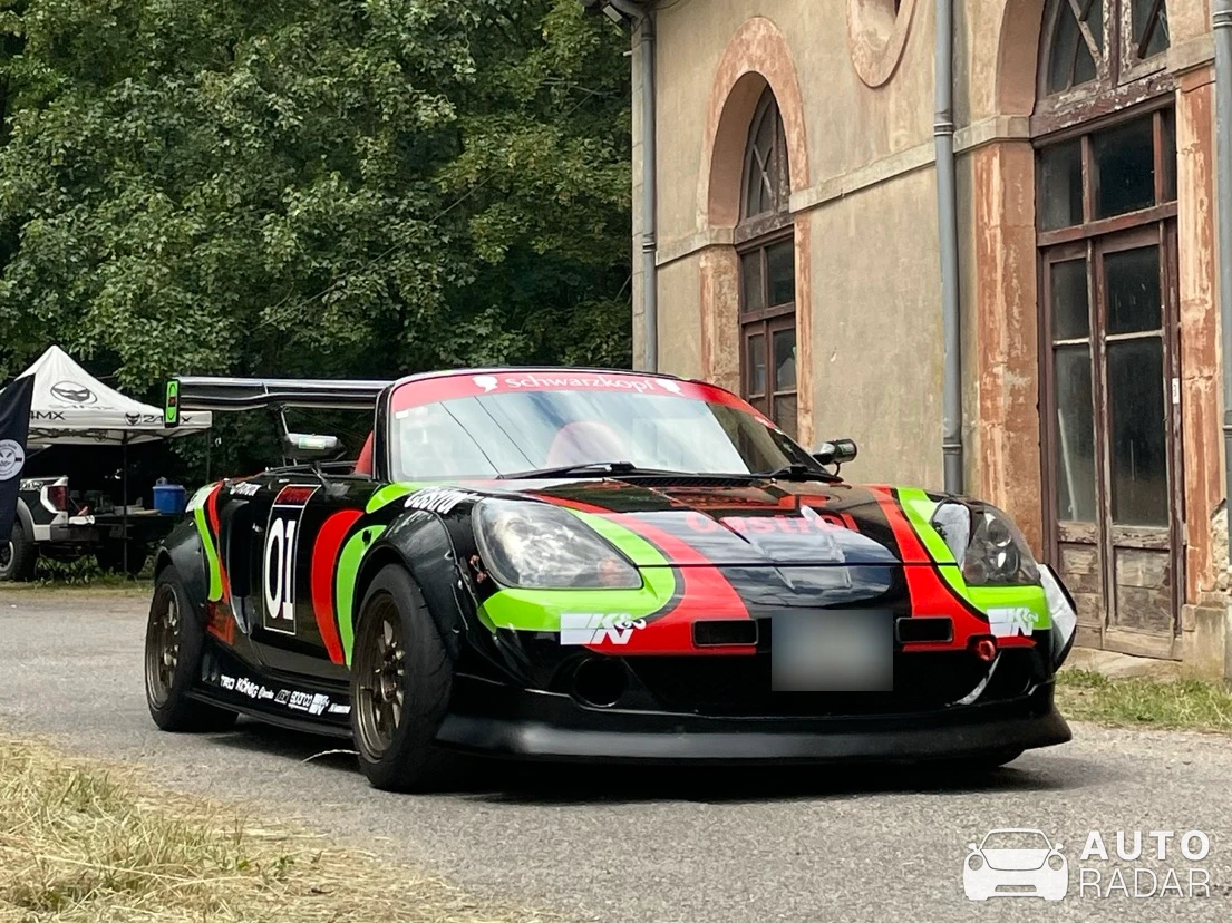 Toyota MR2 Spyder spotted in Salonnes