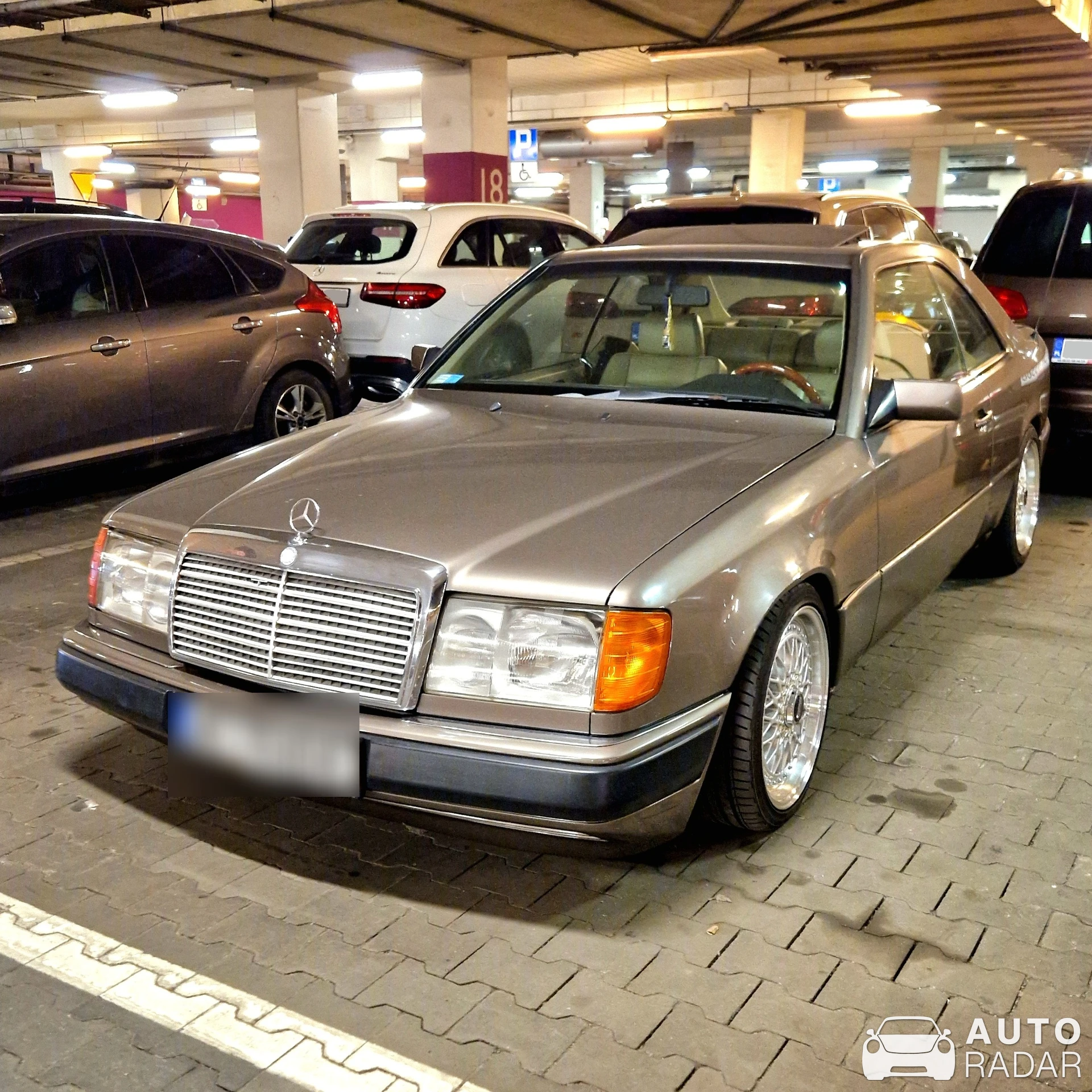 Mercedes-Benz 300CE spotted in Kraków, Poland
