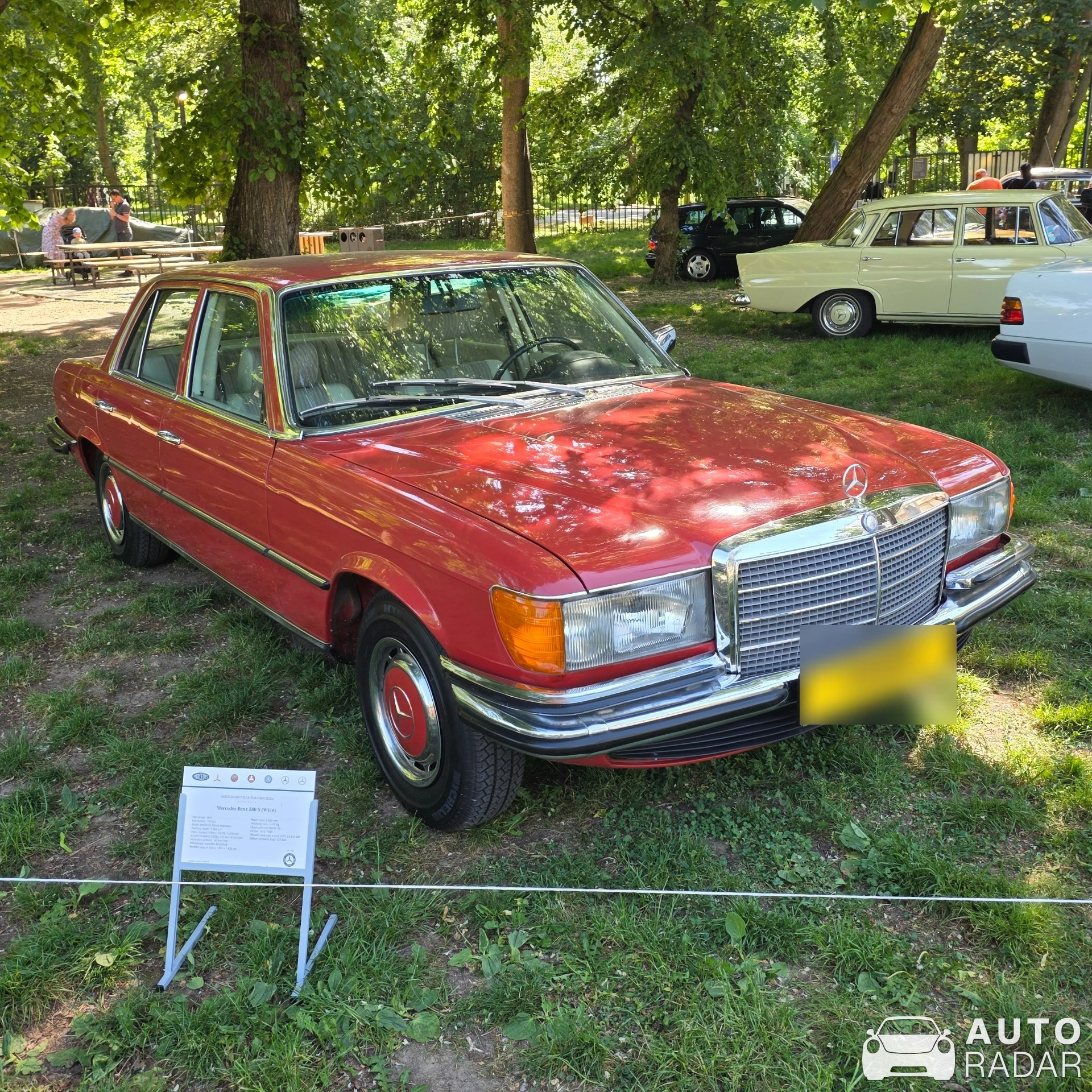 Mercedes-Benz 300 SEL spotted in Praha