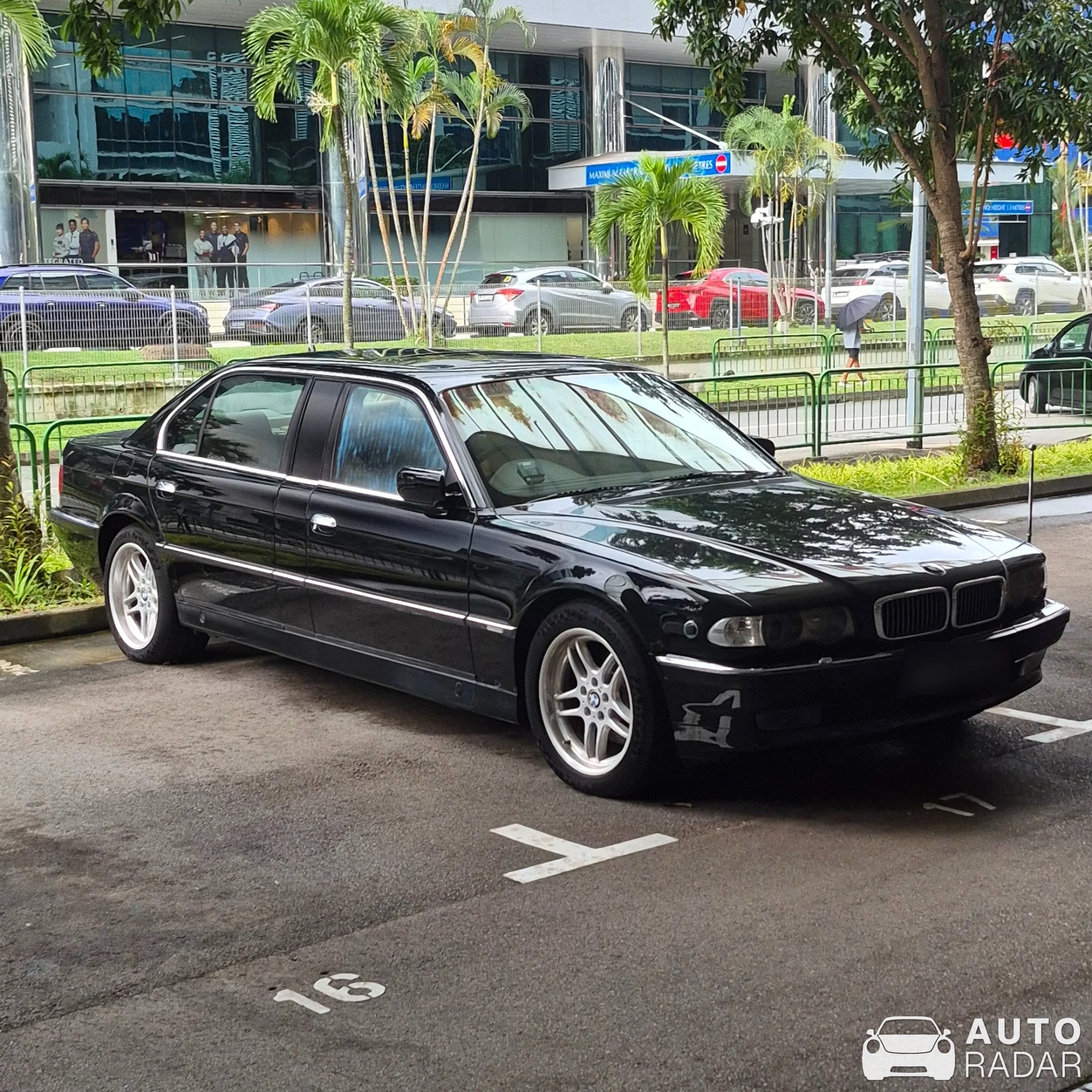 BMW 7 Series spotted in Singapore