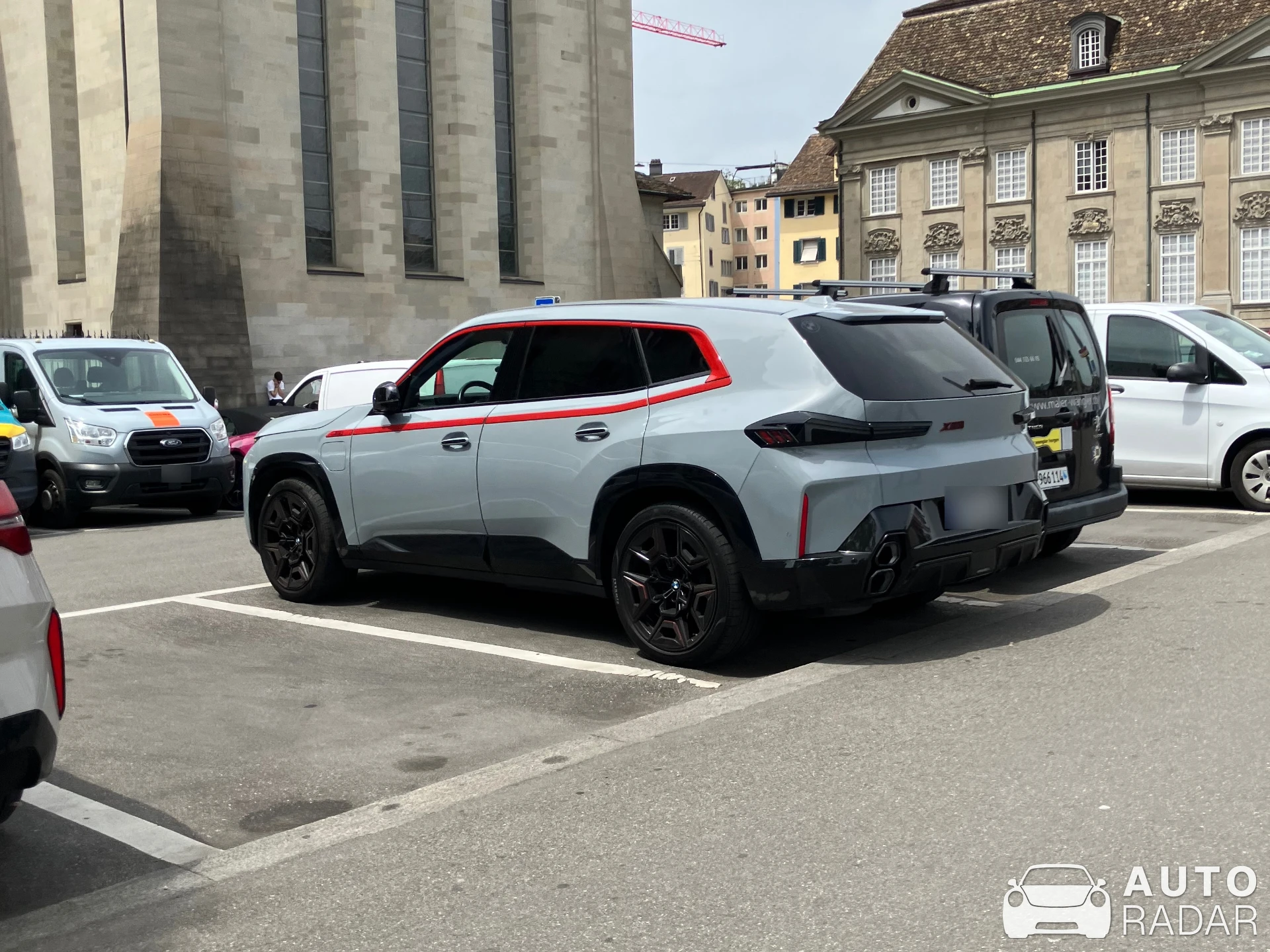 BMW XM G09 Label Red spotted in Zürich