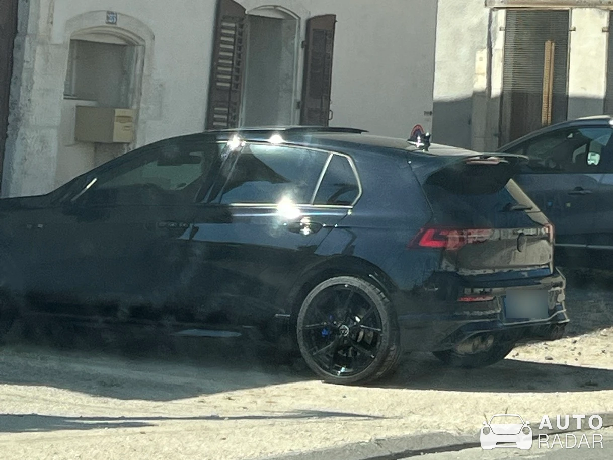 Volkswagen Golf 8 R spotted in Choloy-Ménillot