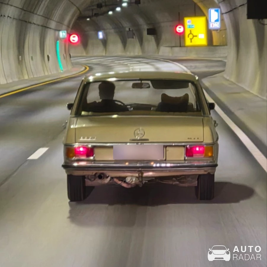 Mercedes-Benz 220D W115 spotted in Drammen