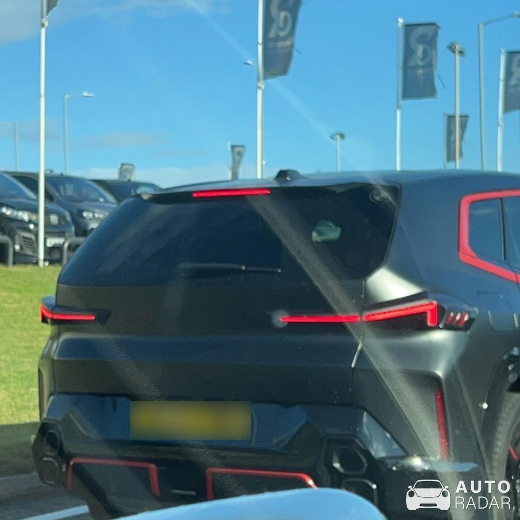 BMW XM G09 Label Red spotted in Warwickshire, United Kingdom