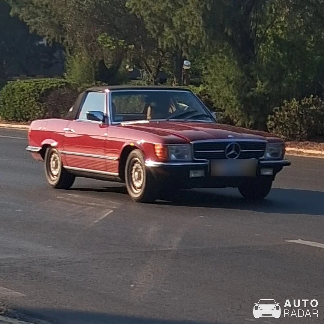 Mercedes-Benz 300SL R107 spotted in Voula