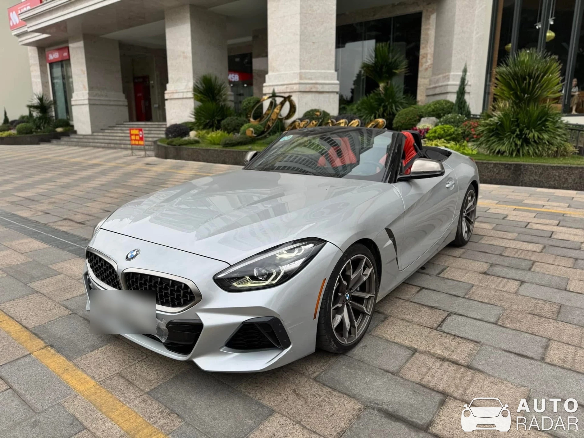 BMW Z4 G29 M40i spotted in Phan Đình Phùng