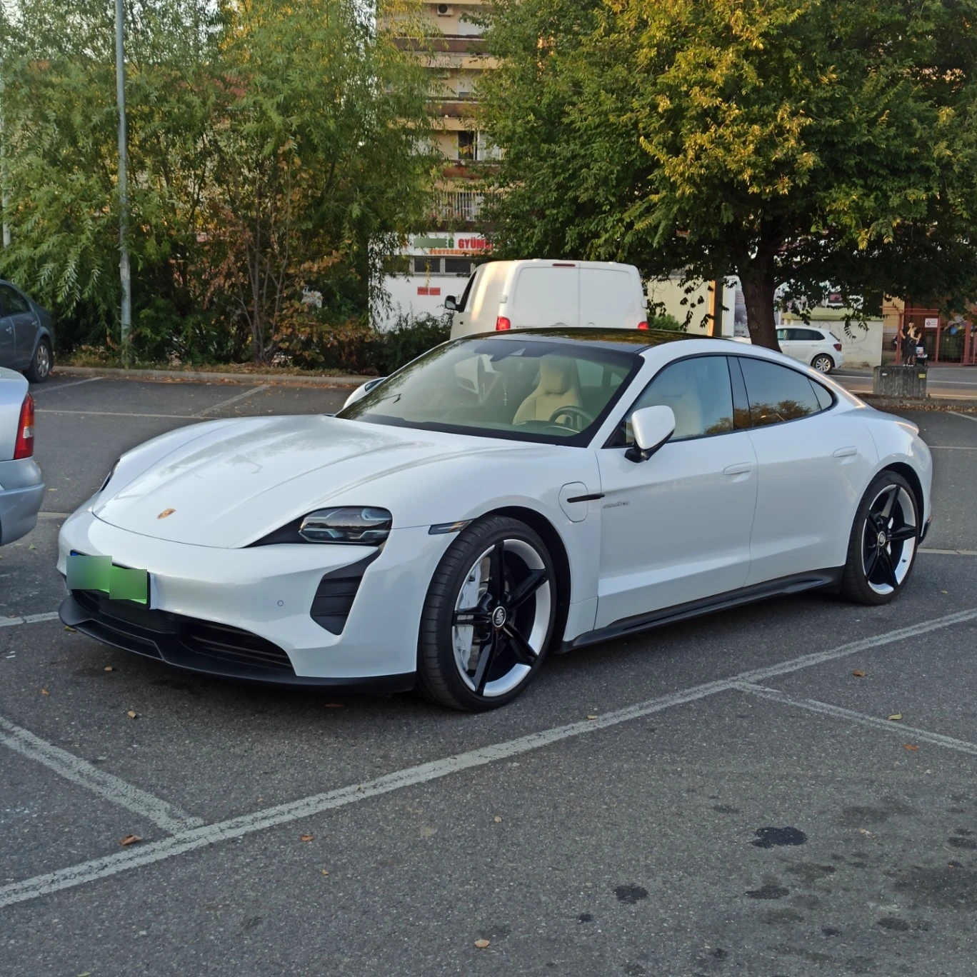 Porsche Taycan Turbo S spotted in Матесалька, Венгрия