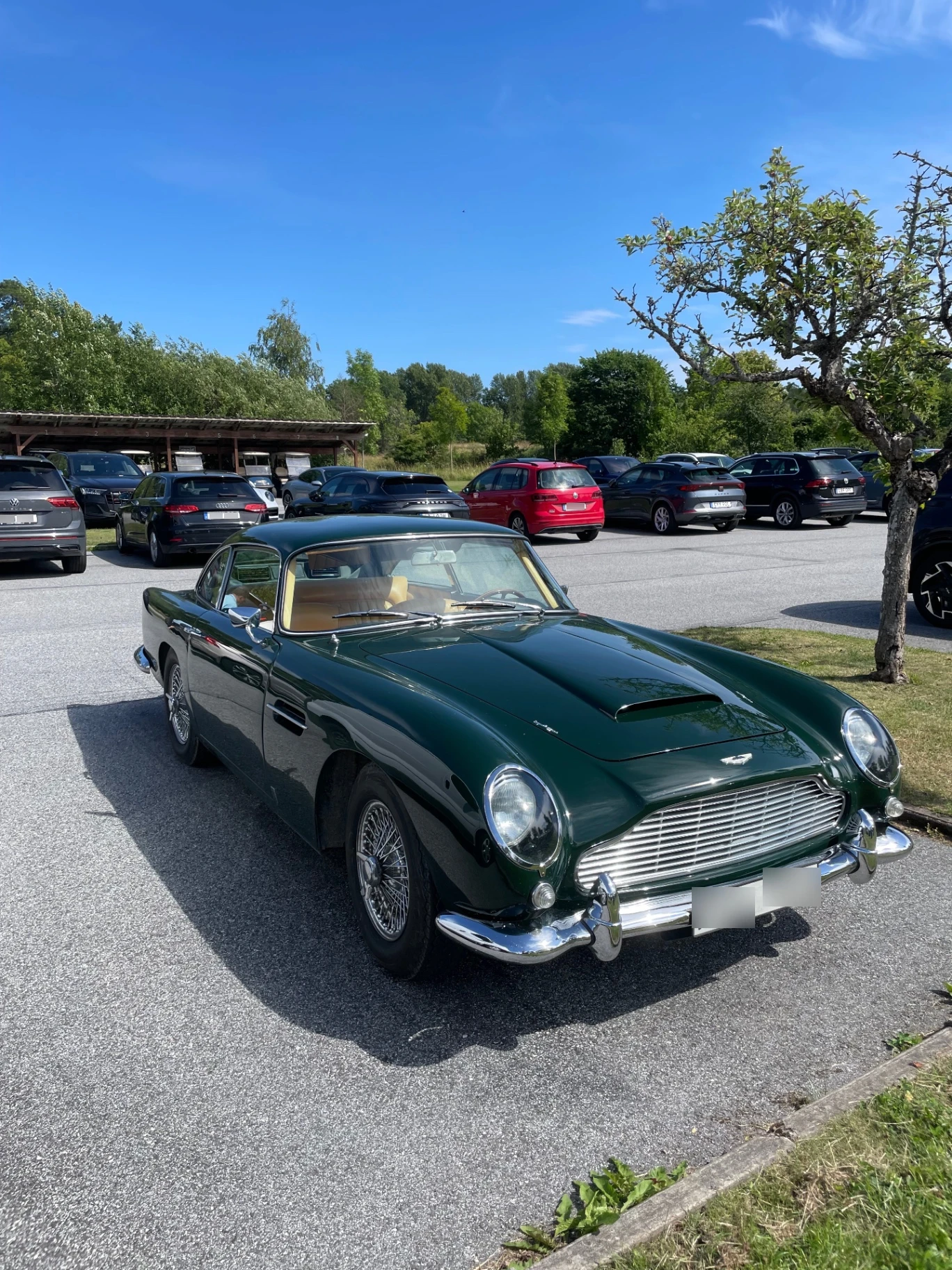 Aston Martin DB5 spotted in Stockholms län, Sweden