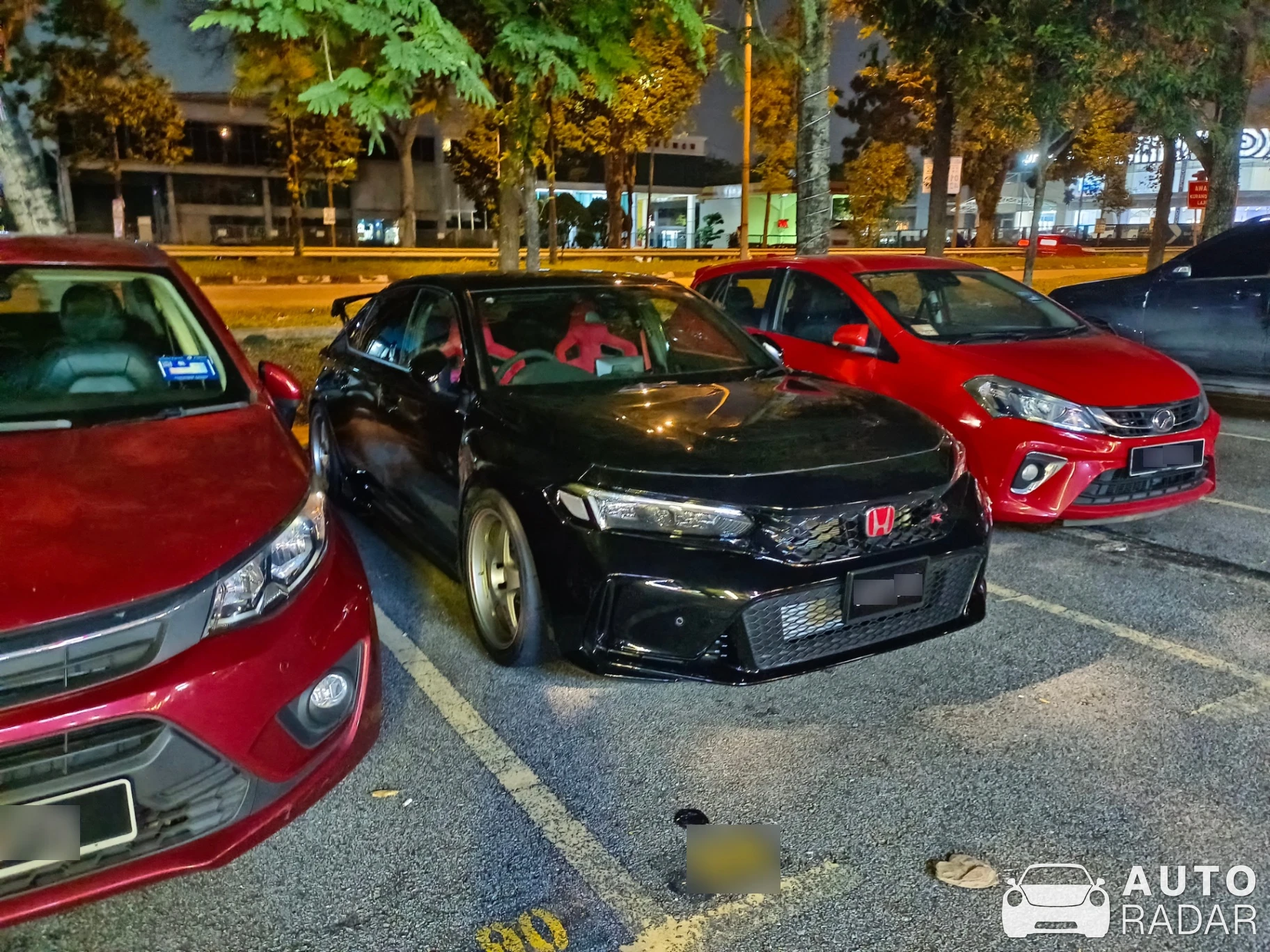 Honda Civic Type-R 2023 spotted in Shah Alam, Malaysia
