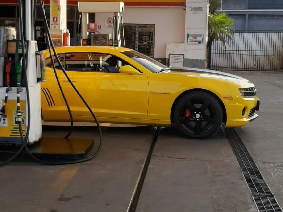 Chevrolet Camaro SS spotted in Setor C Norte, Brazil