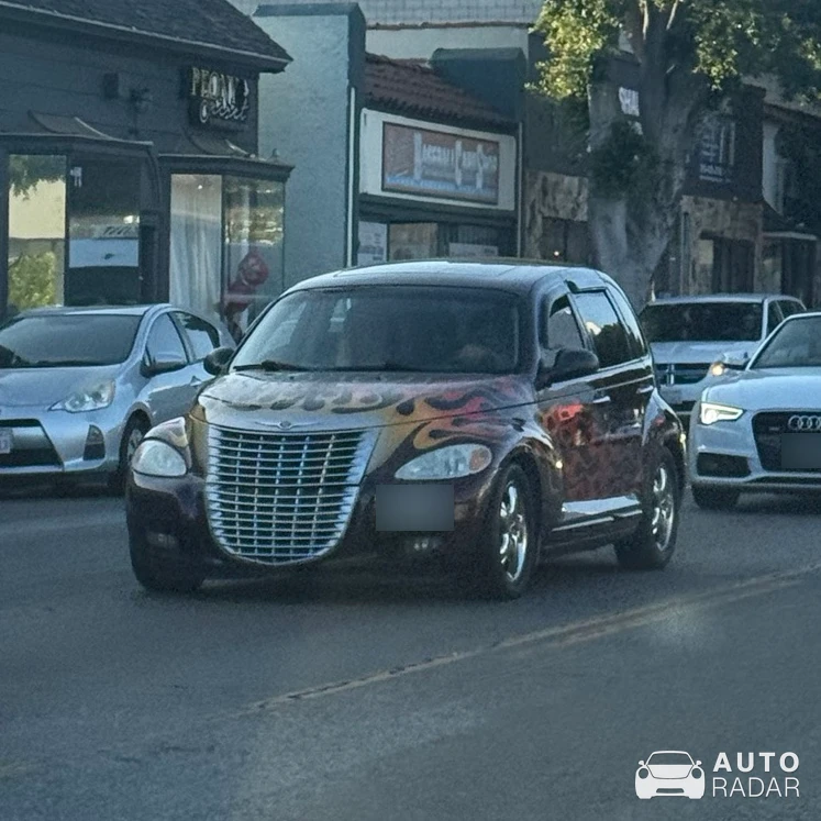 Chrysler PT Cruiser spotted in Los Angeles