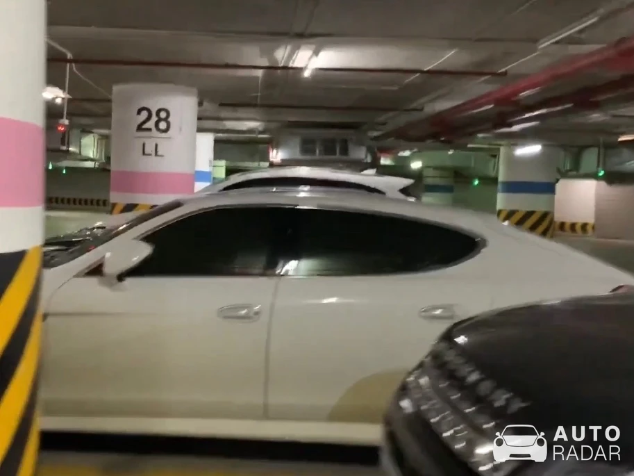 Porsche 970 Panamera spotted in Hanoi
