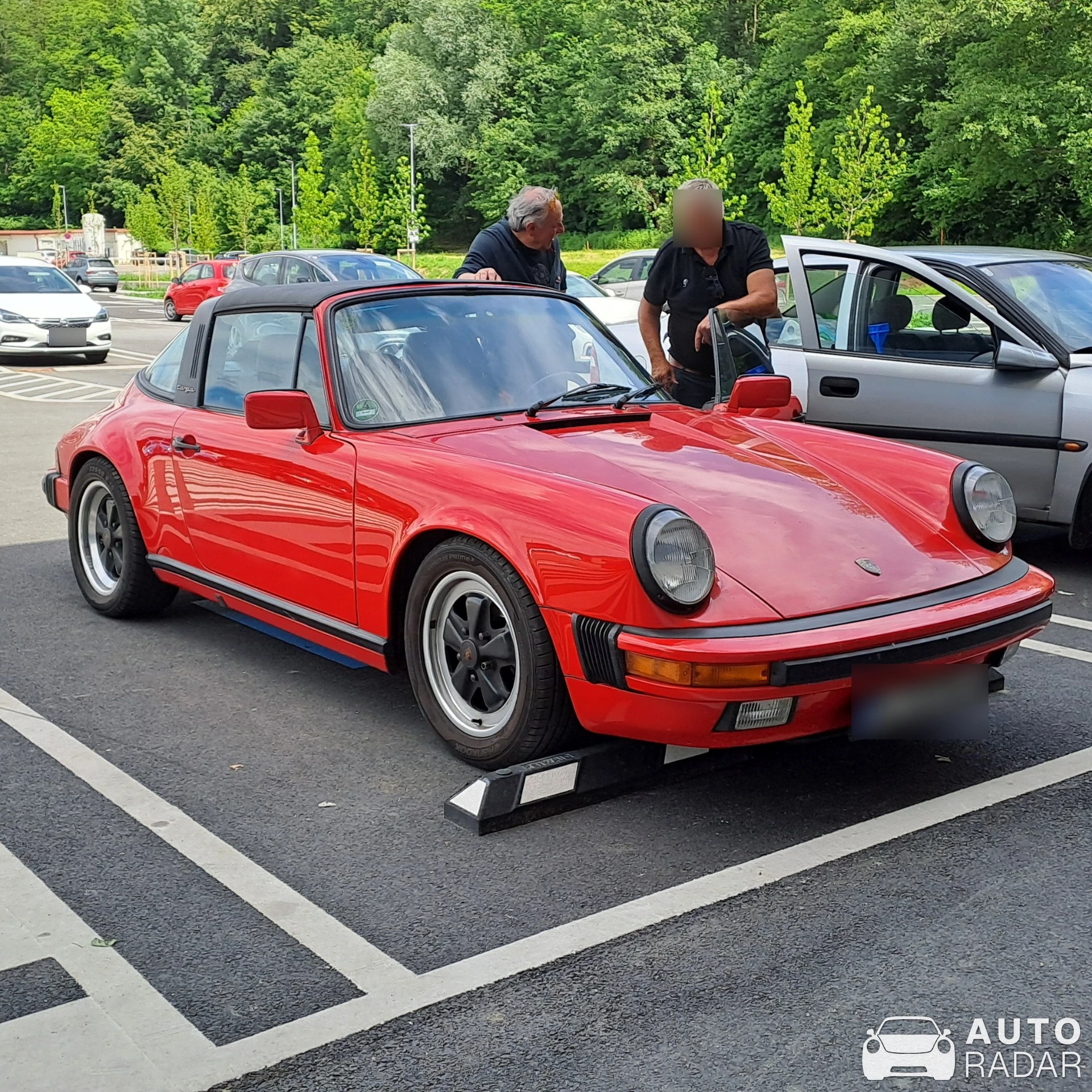 Porsche 911 Carrera 3.2 Targa spotted in Güssing