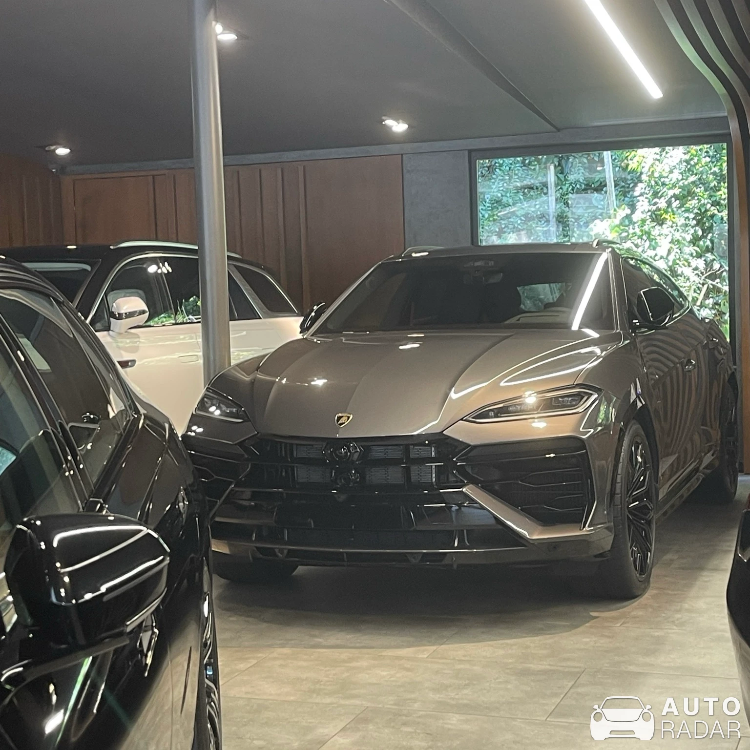 Lamborghini Urus SE spotted in Fatih