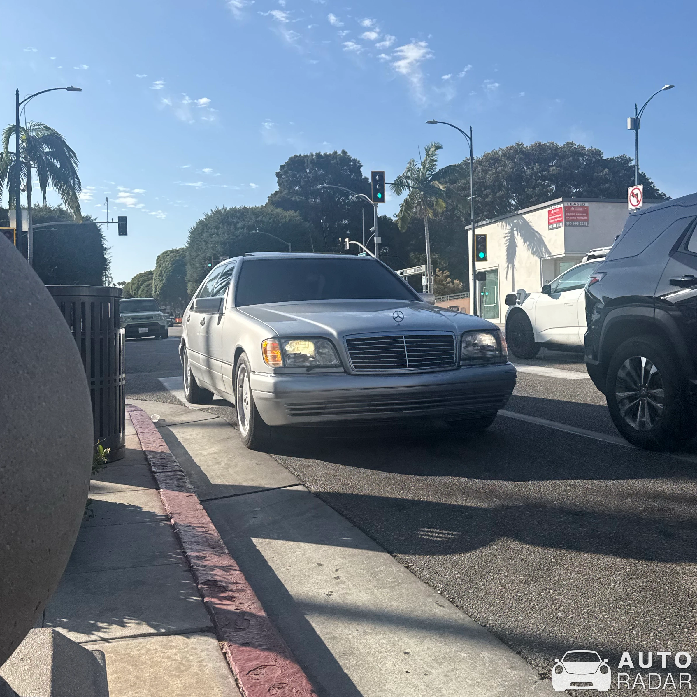 Mercedes-Benz S-Klasse W140 spotted in Beverly Hills