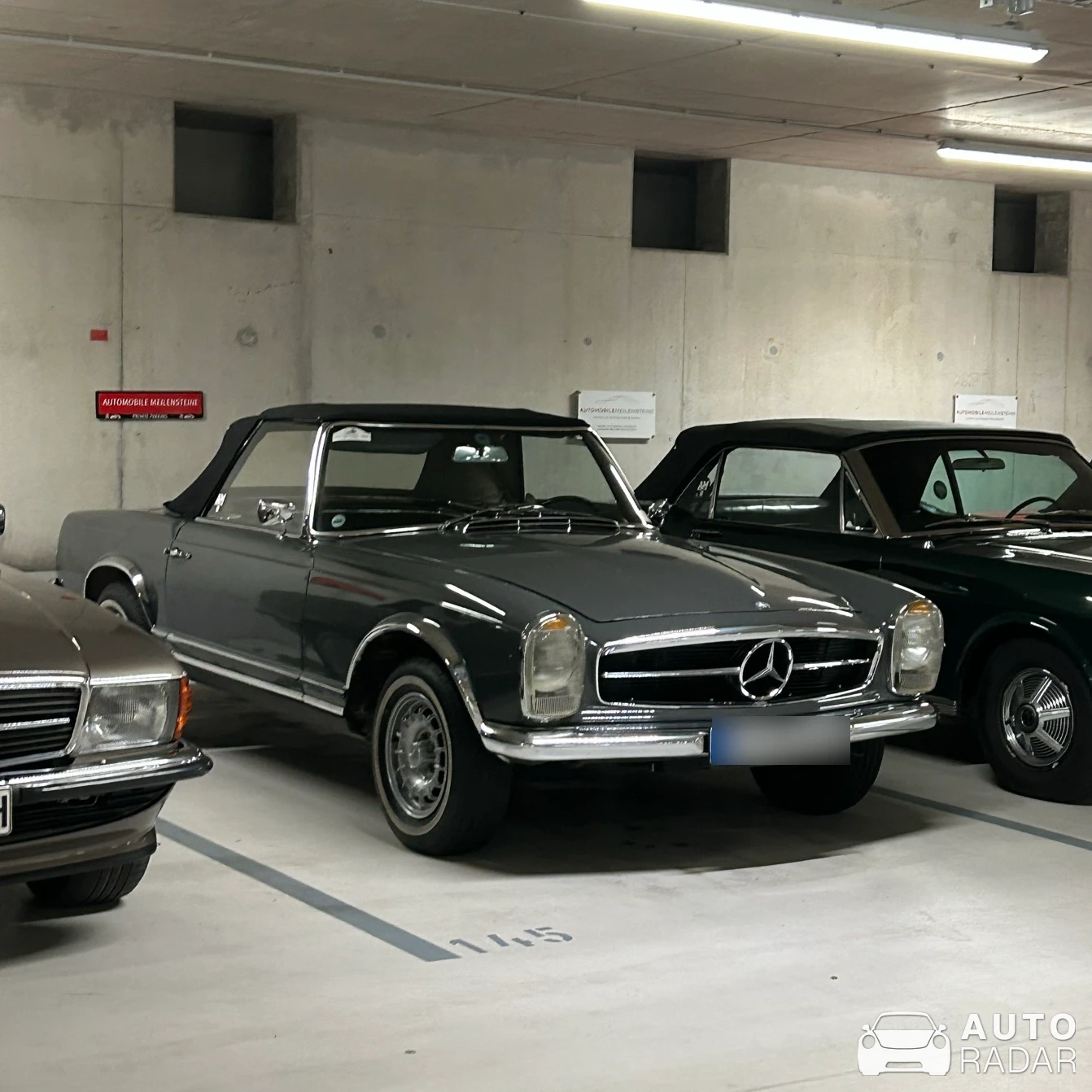 Mercedes-Benz 280 SL spotted in München