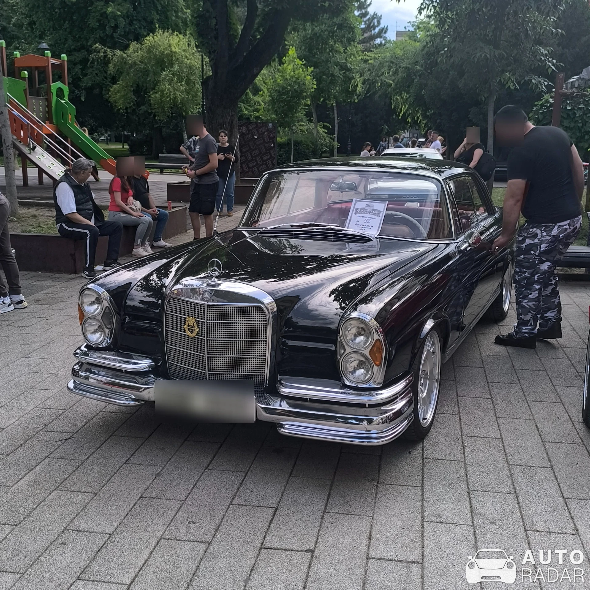 Mercedes-Benz 220 SE spotted in Pančevo