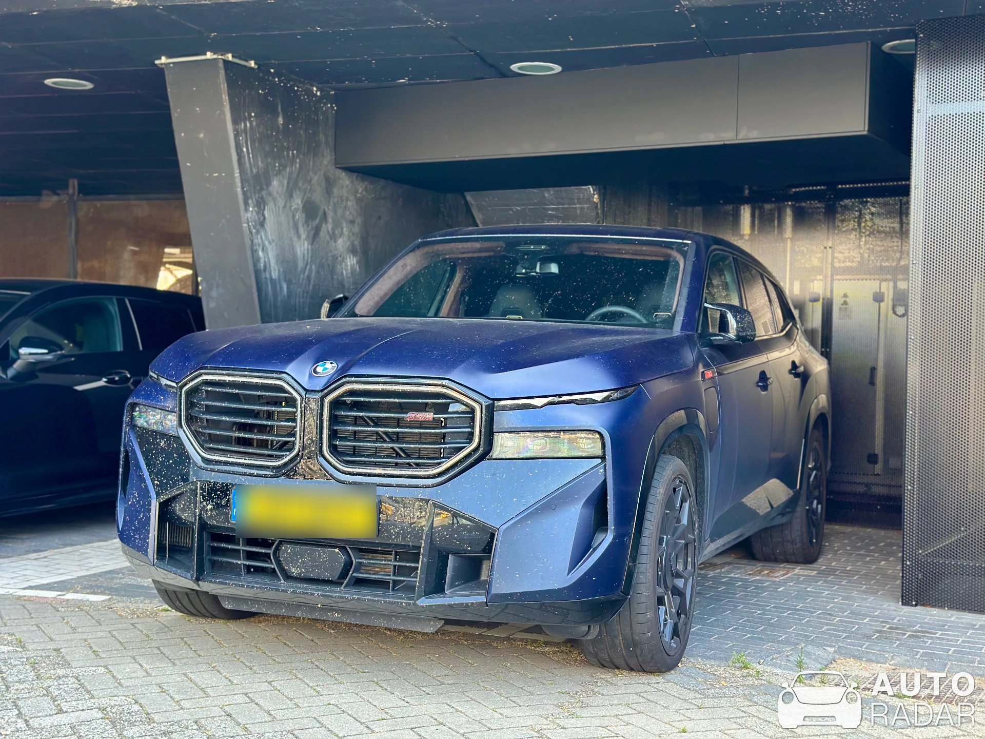 BMW XM G09 Label Red spotted in Rotterdam