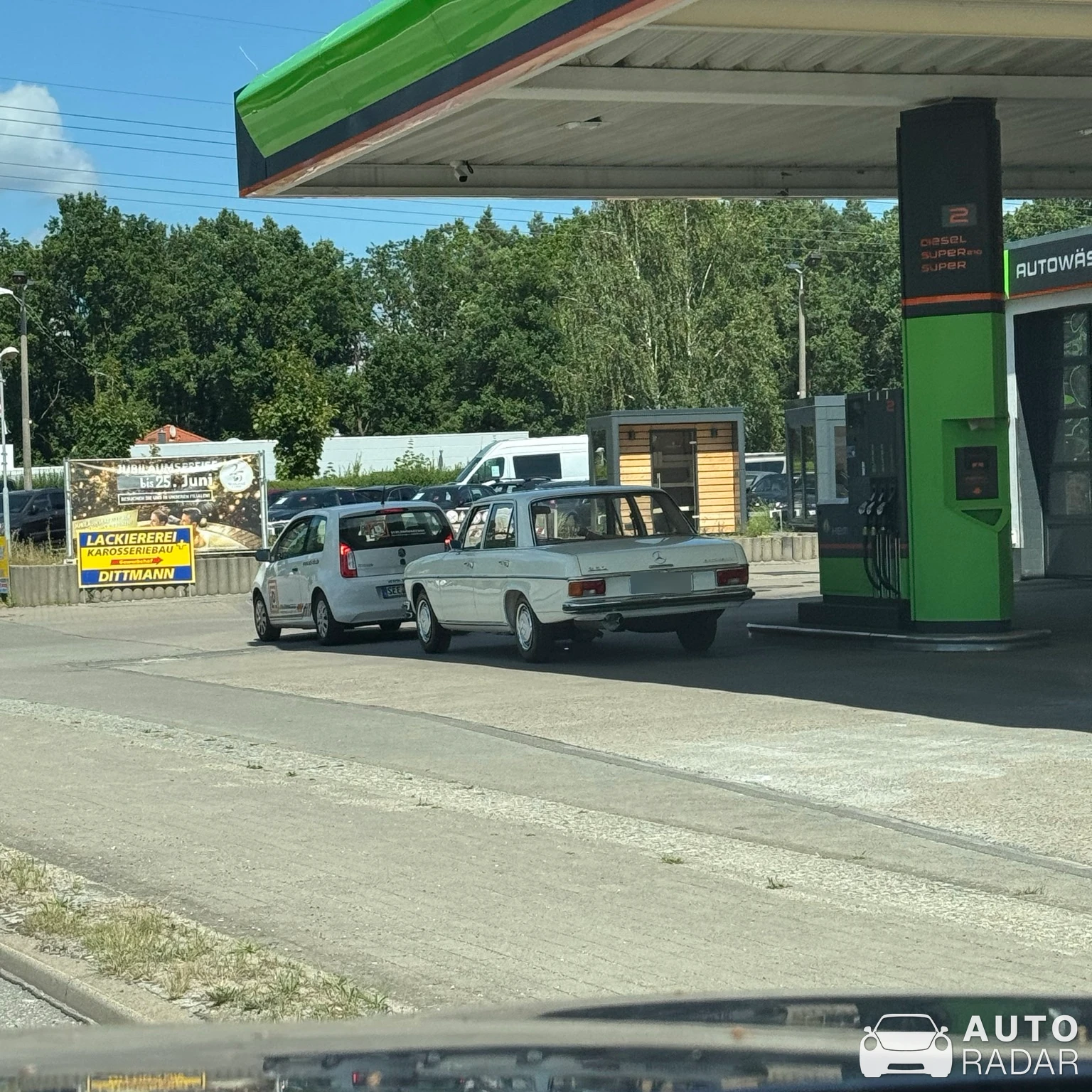 Mercedes-Benz 280 W115 spotted in Wandlitz