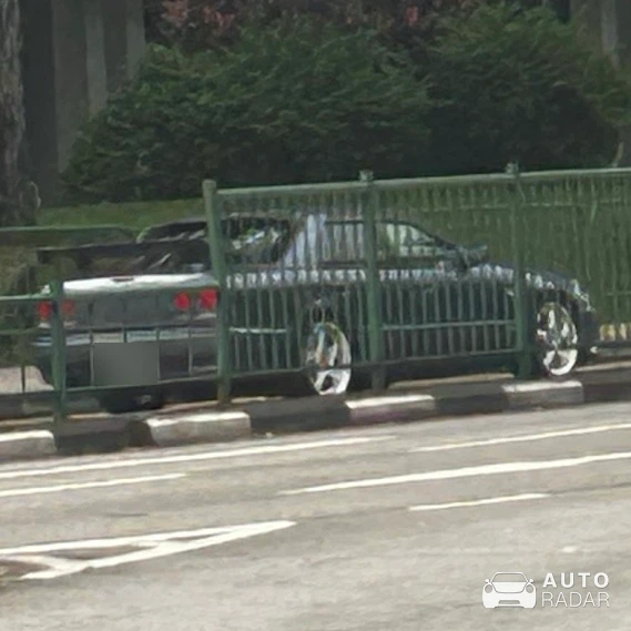 Nissan Skyline R34 GT-T spotted in Singapore