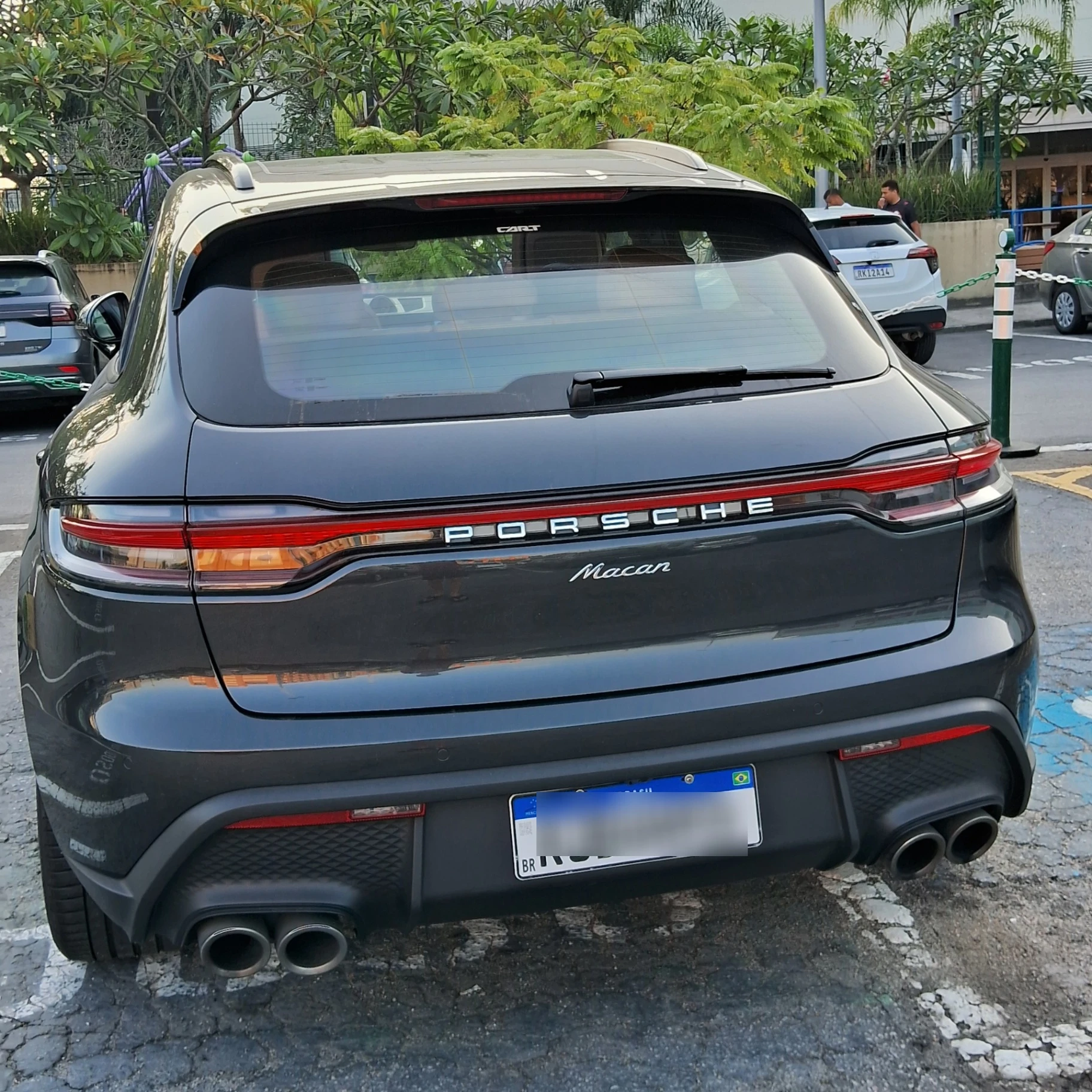 Porsche 95B Macan Turbo spotted in Barra da Tijuca, Brazil