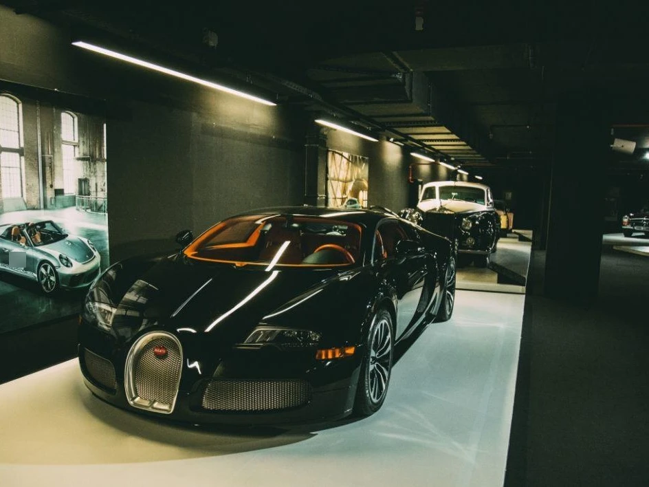 Bugatti Veyron 16.4 spotted in Bakı, Azerbaijan