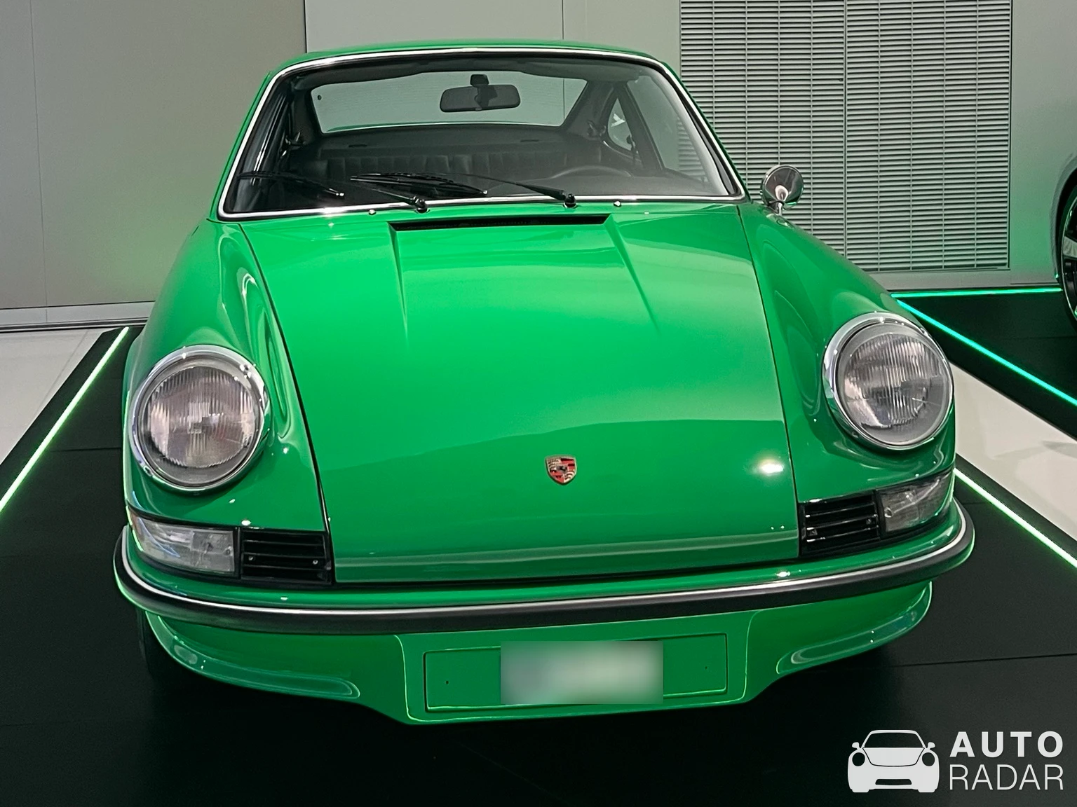 Porsche 911 Carrera RS 2.7 spotted in Monaco