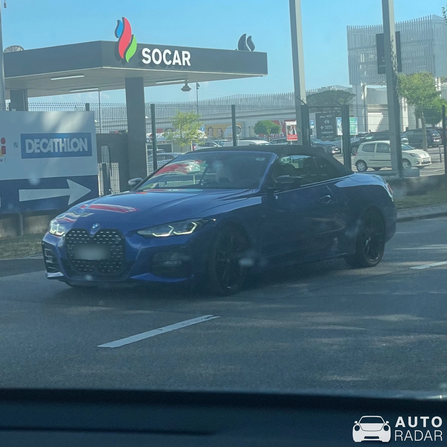 BMW M440i Cabriolet 2021 spotted in Chavannes-de-Bogis, Switzerland